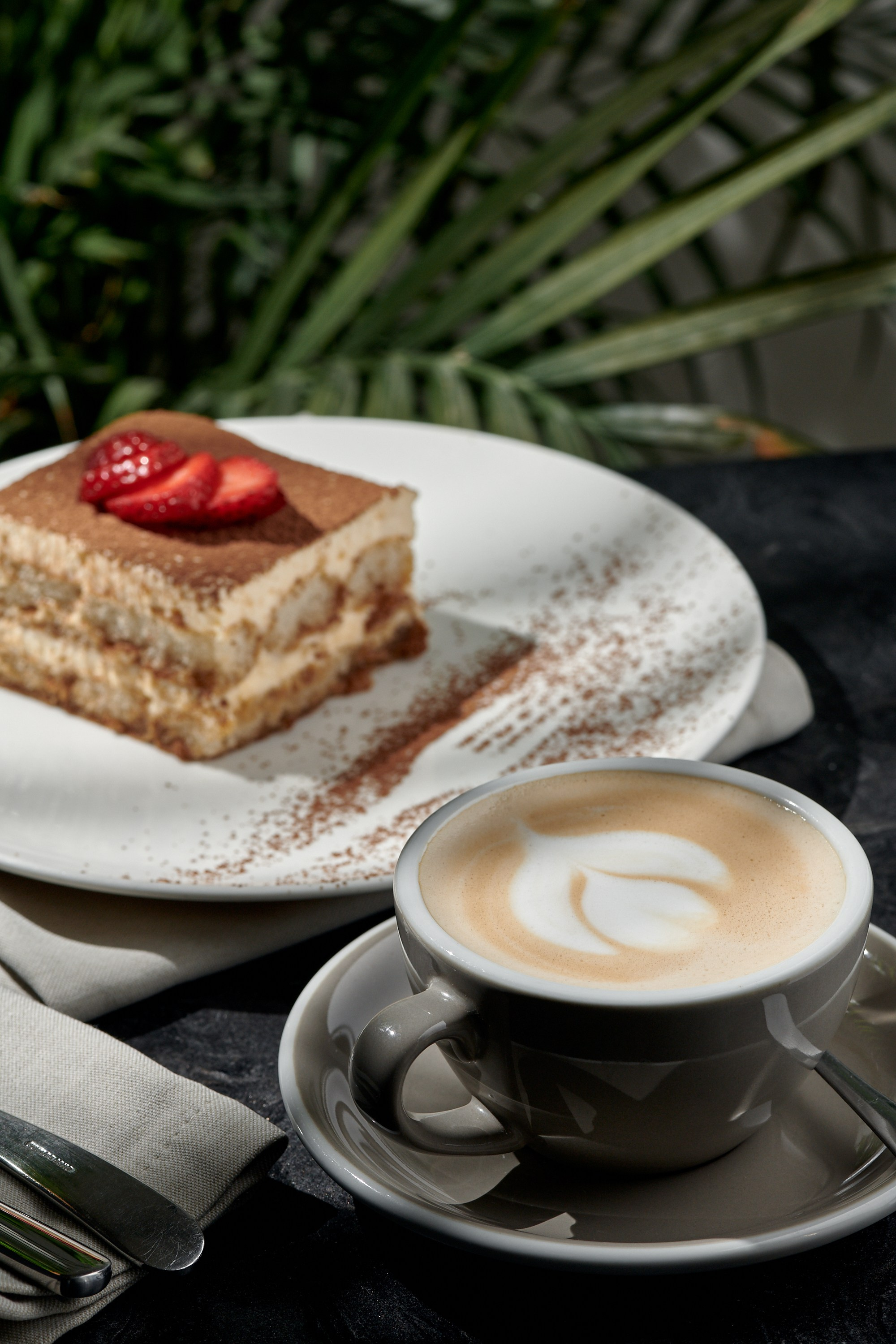 Интерьерная съёмка, фуд съёмка и контент. Фотограф в Москве Ярослав Темнов