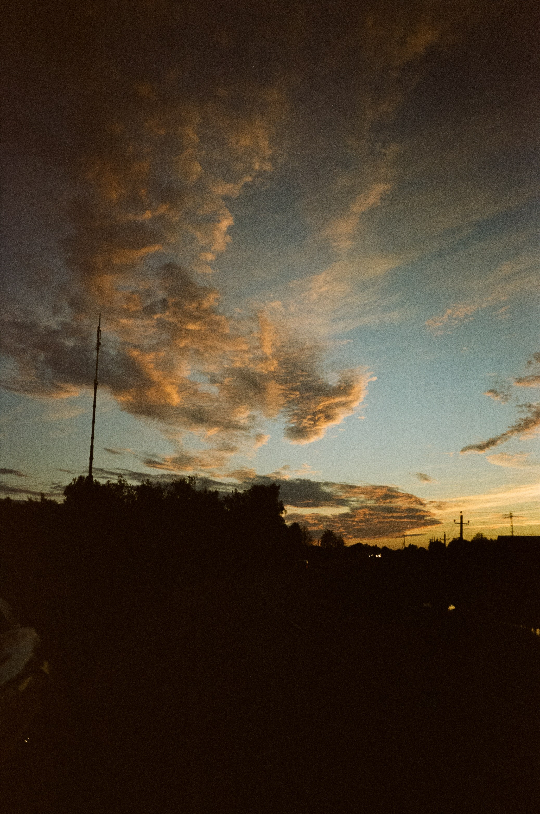 Ricoh MF-1 / Fujifilm X-tra 400 (просрочка) / Закат в Котово