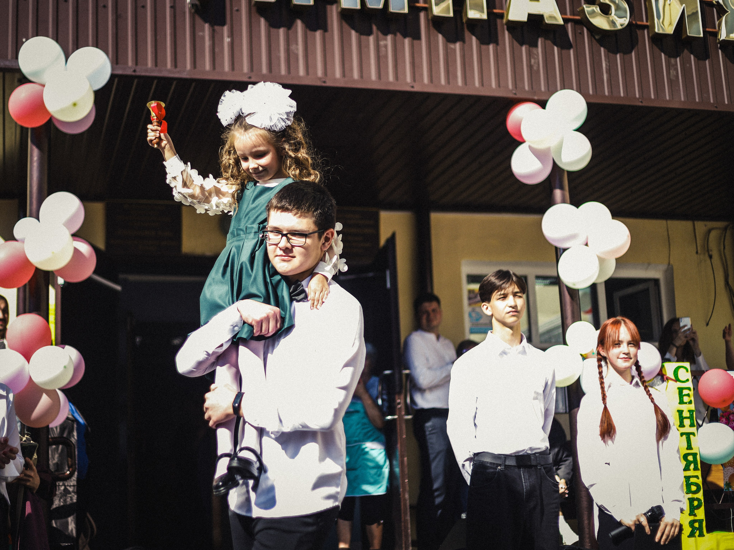 Школьная линейка Гимназии № 36. Портретный и репортажный фотограф Елизавета Рудовская|Казань