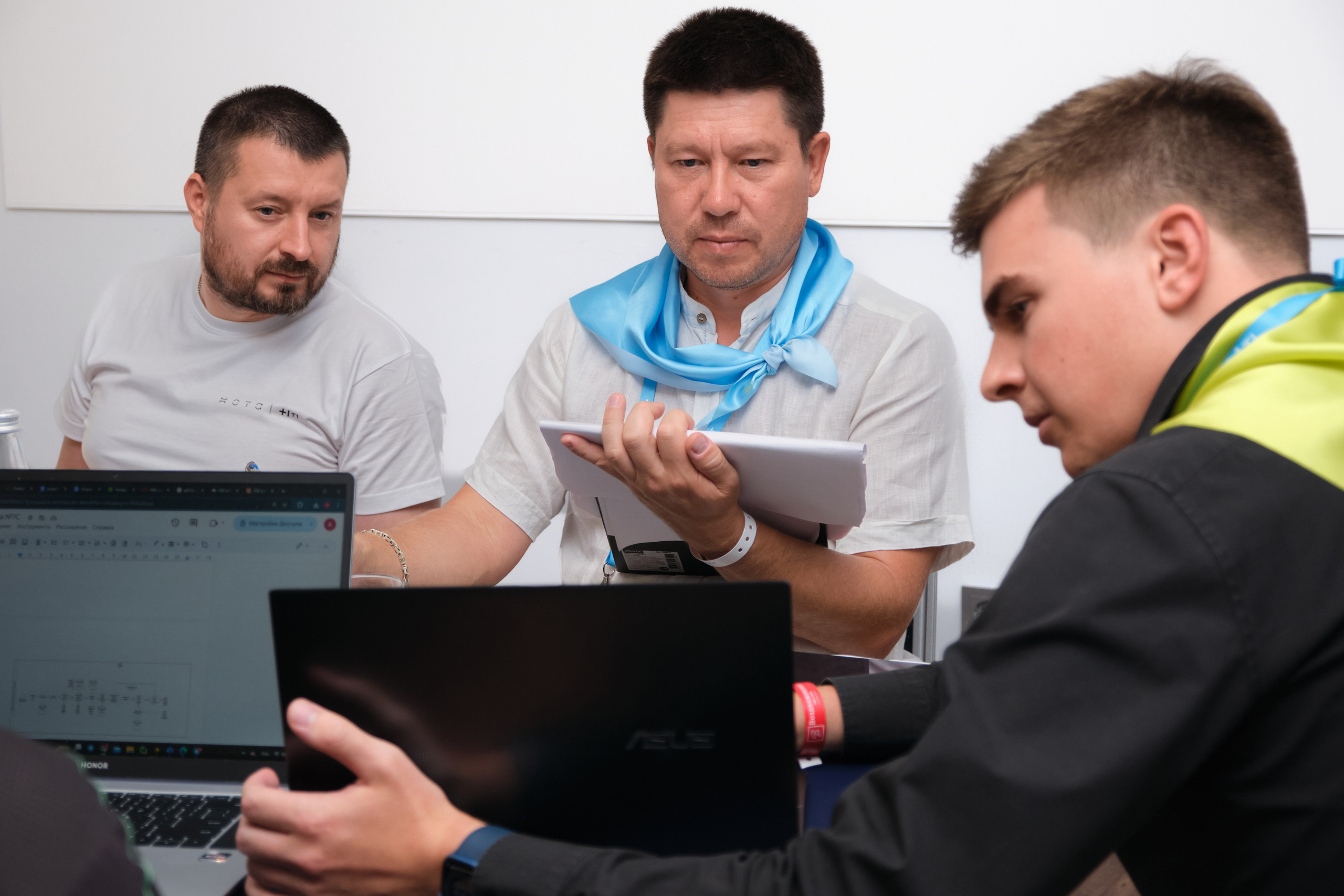 Видеосъемка проектов, промо мероприятий, гала встреч, видеосъемка выставок и видеосъемка форумов. Фотосъемка выставок, мероприятий, форумов