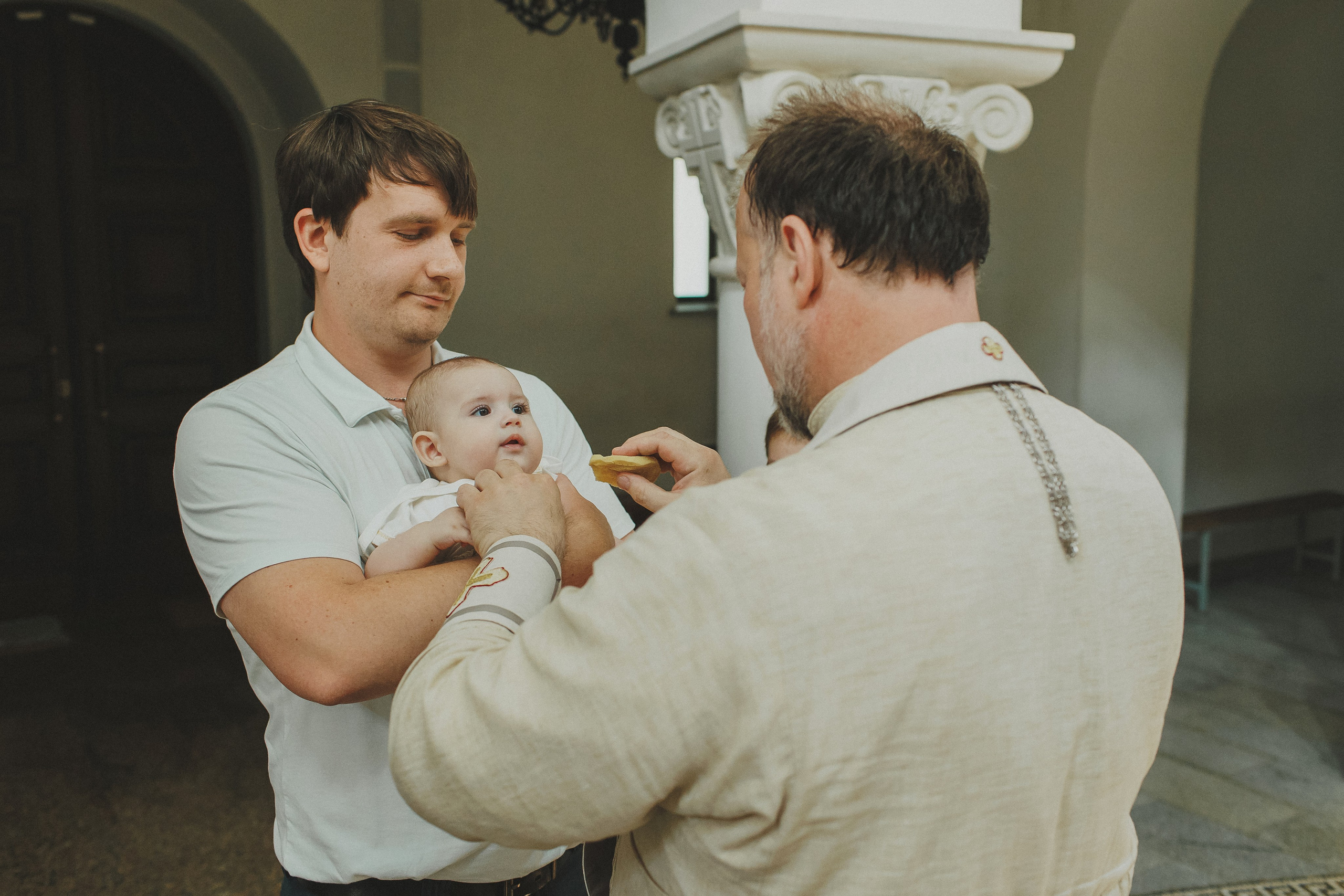 Фотосъемка таинства крещения в Некрасовке. Фотограф в Москве и Люберцах Анна Ушакова
