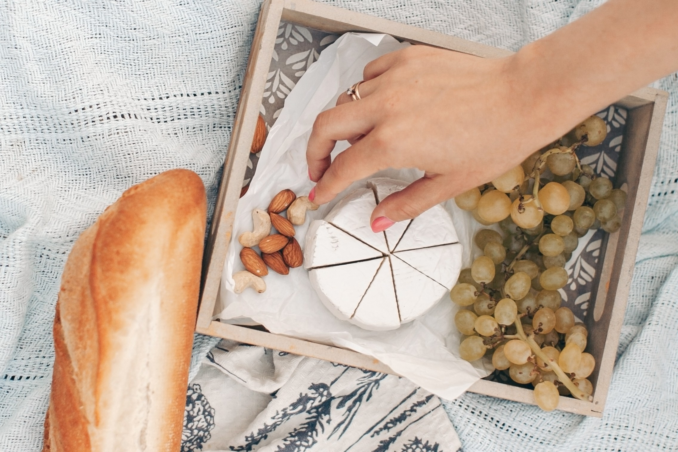 Семейная фотосессия в поле на закате. Фотограф Ольга Ефремова