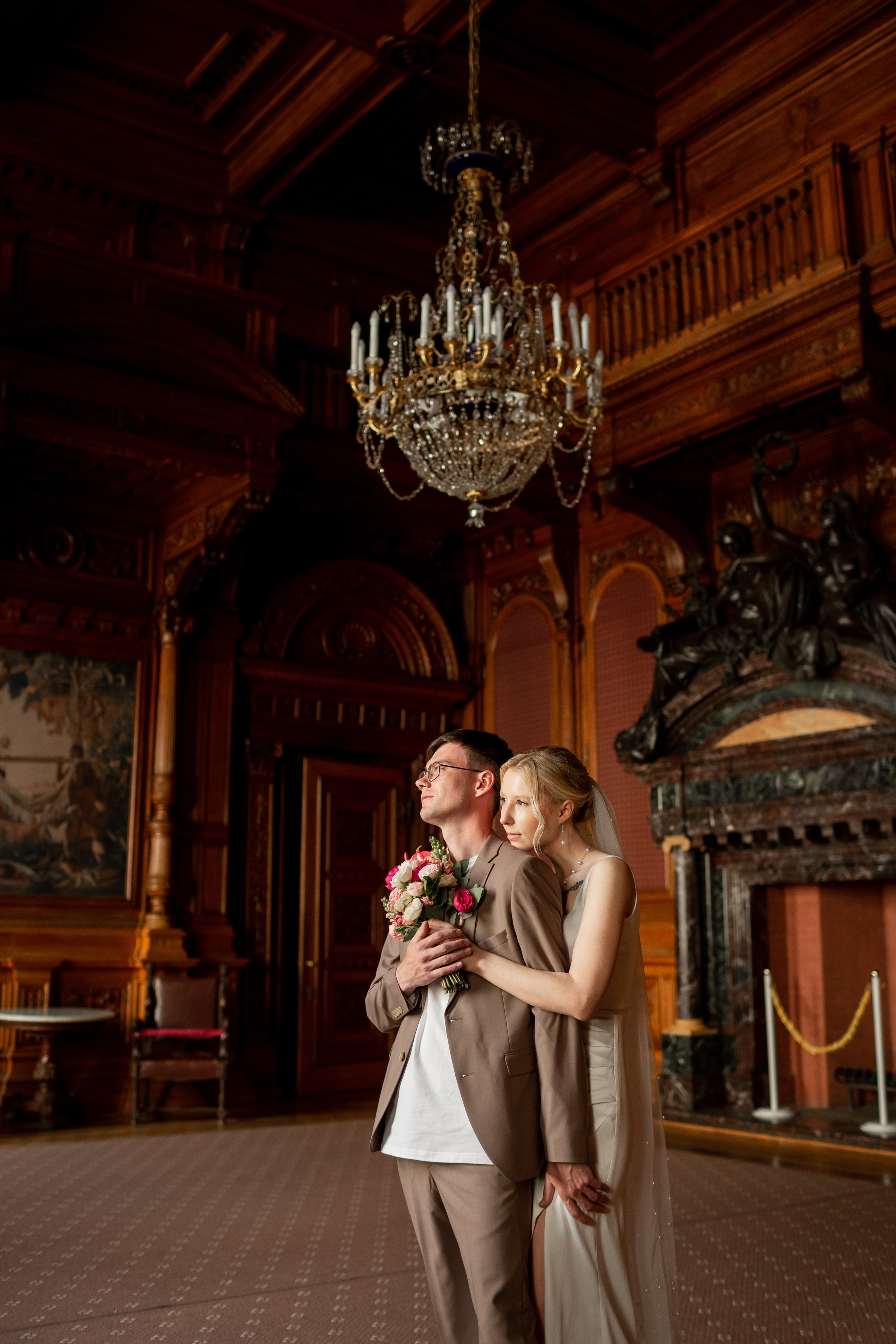 Свадебная фотосессия во дворцах Петербурга. Свадебный фотограф Кирилл Белый