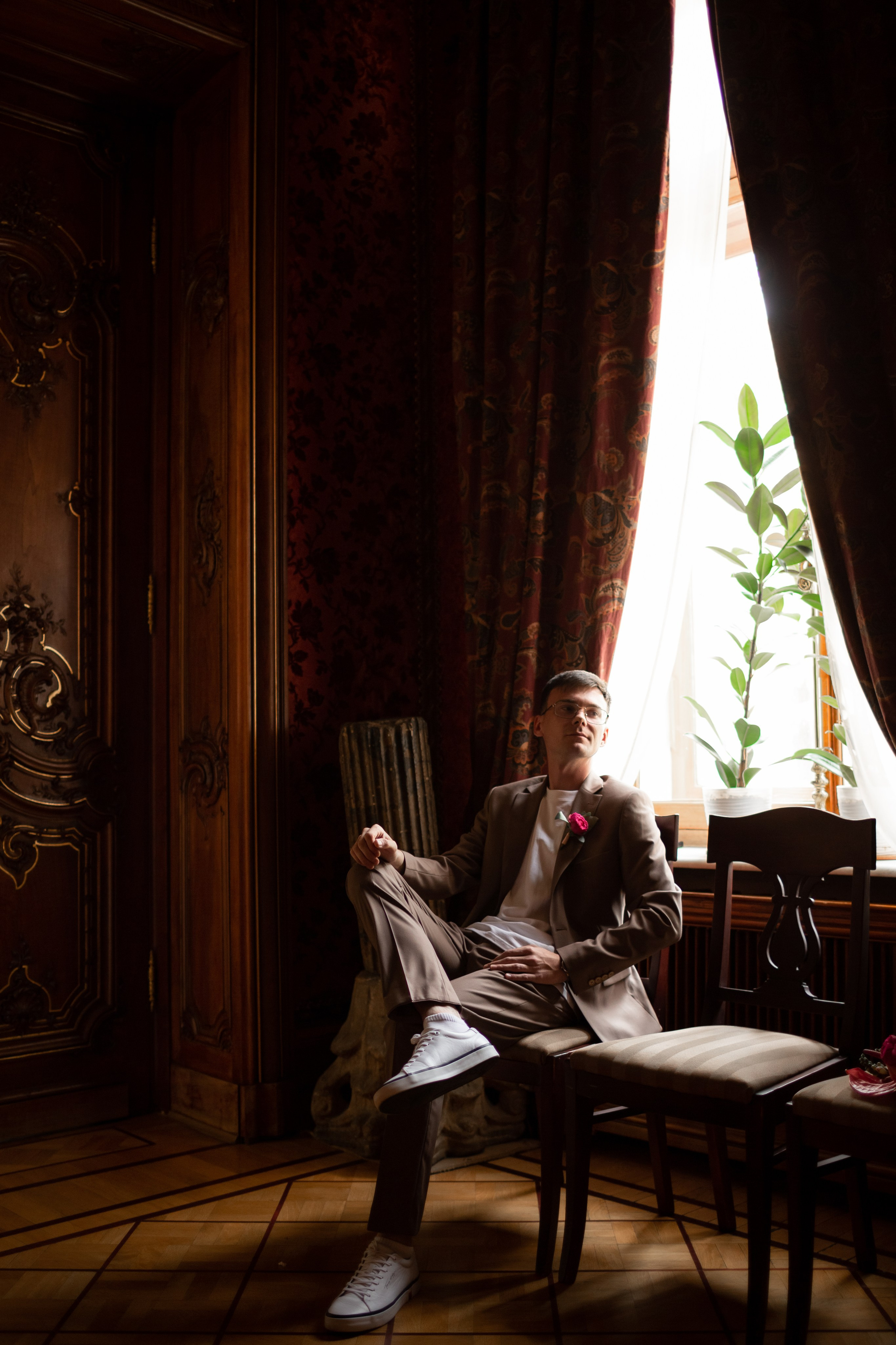 Свадебная фотосессия во дворцах Петербурга. Свадебный фотограф Кирилл Белый