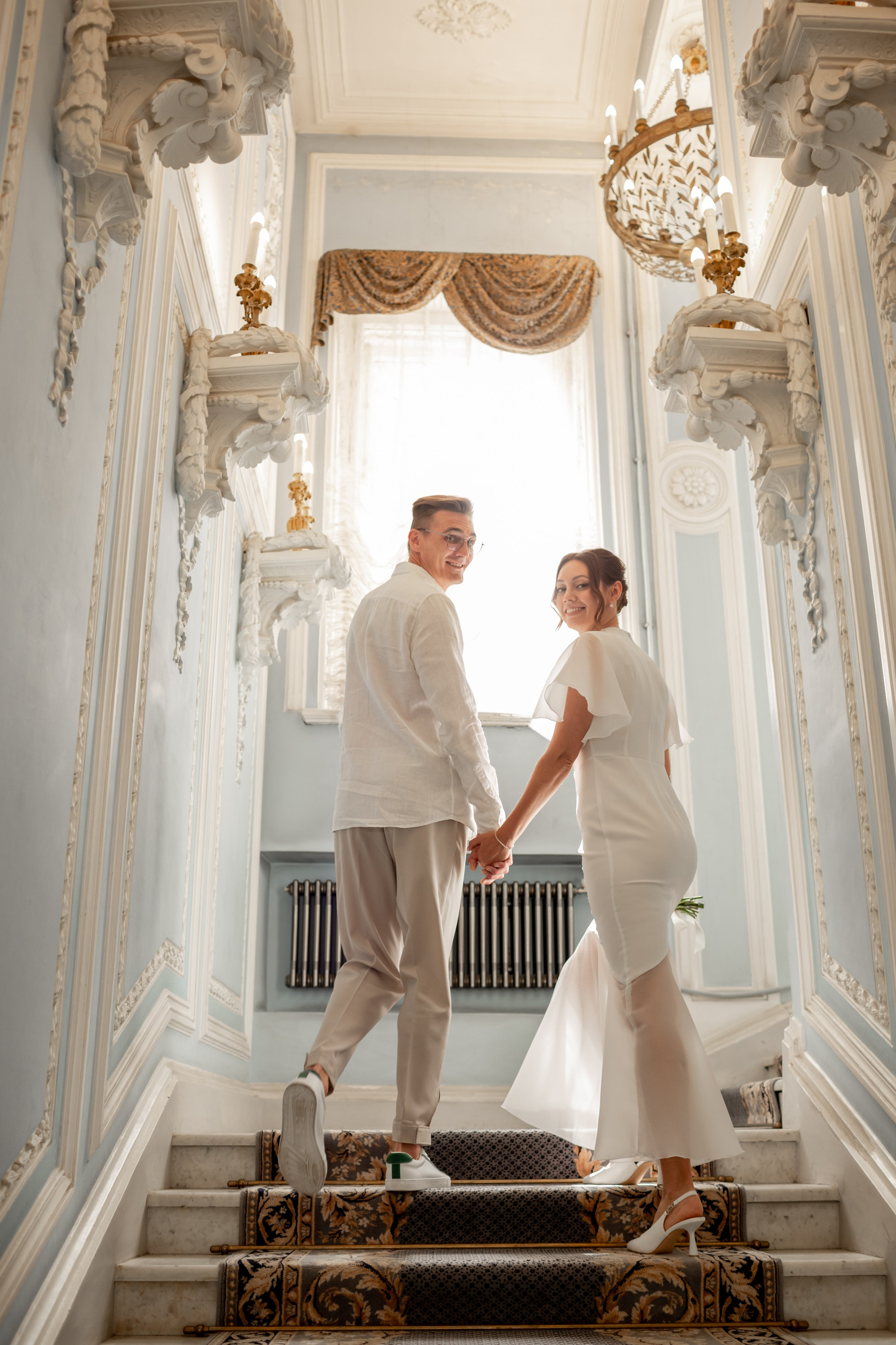 Свадебная фотопрогулка по улицам Петербурга. Свадебный фотограф Кирилл Белый