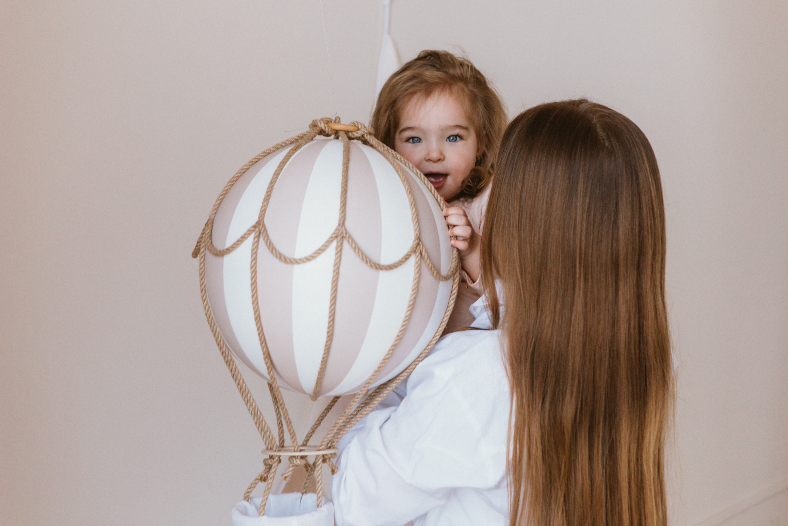 Лена, Карине и Арен. Семейная фотосессия в студии. Семейный фотограф в Калининграде Анастасия Юрина
