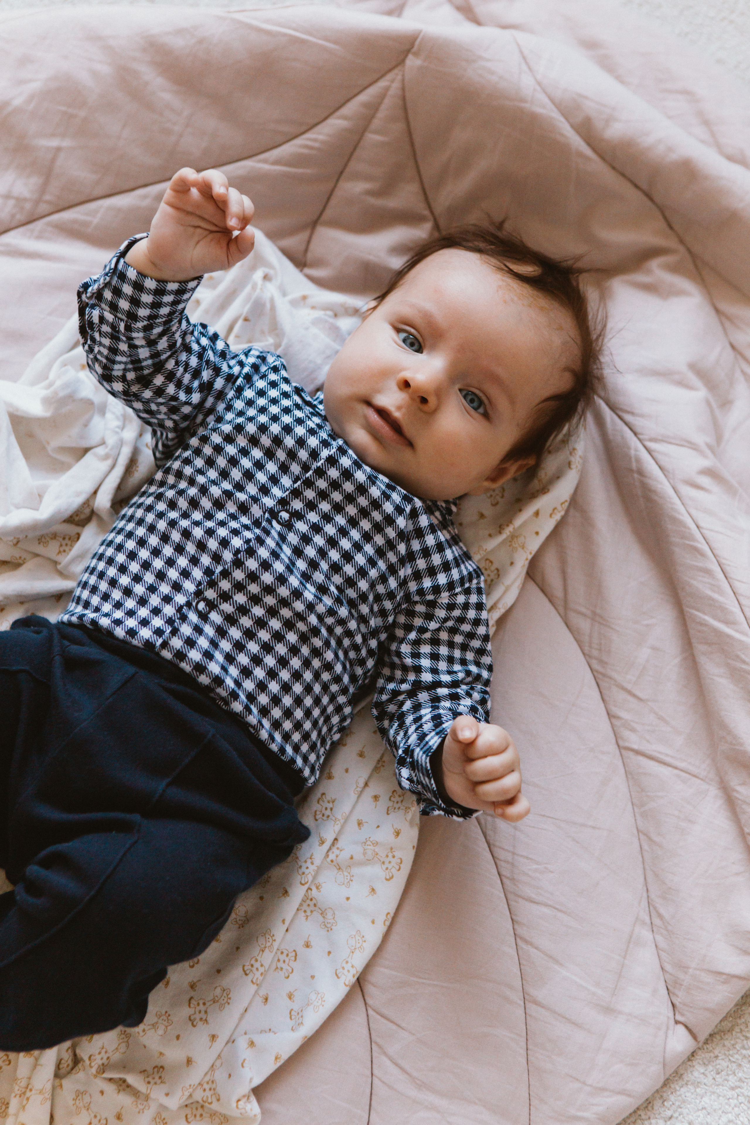 Лена, Карине и Арен. Семейная фотосессия в студии. Семейный фотограф в Калининграде Анастасия Юрина