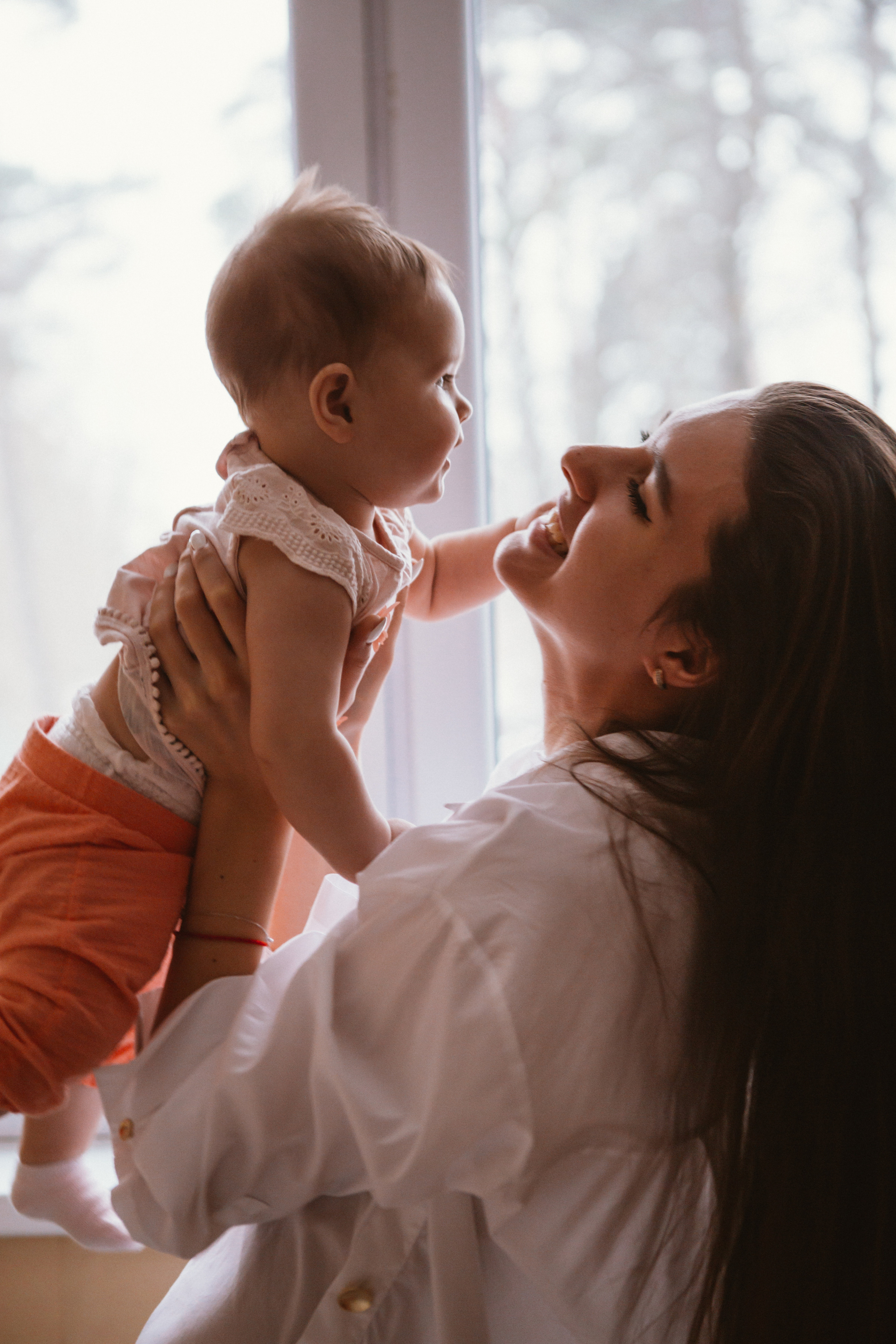 Настя и Ульяна. Домашняя фотосессия мамы и дочки. Семейный фотограф в Калининграде Анастасия Юрина