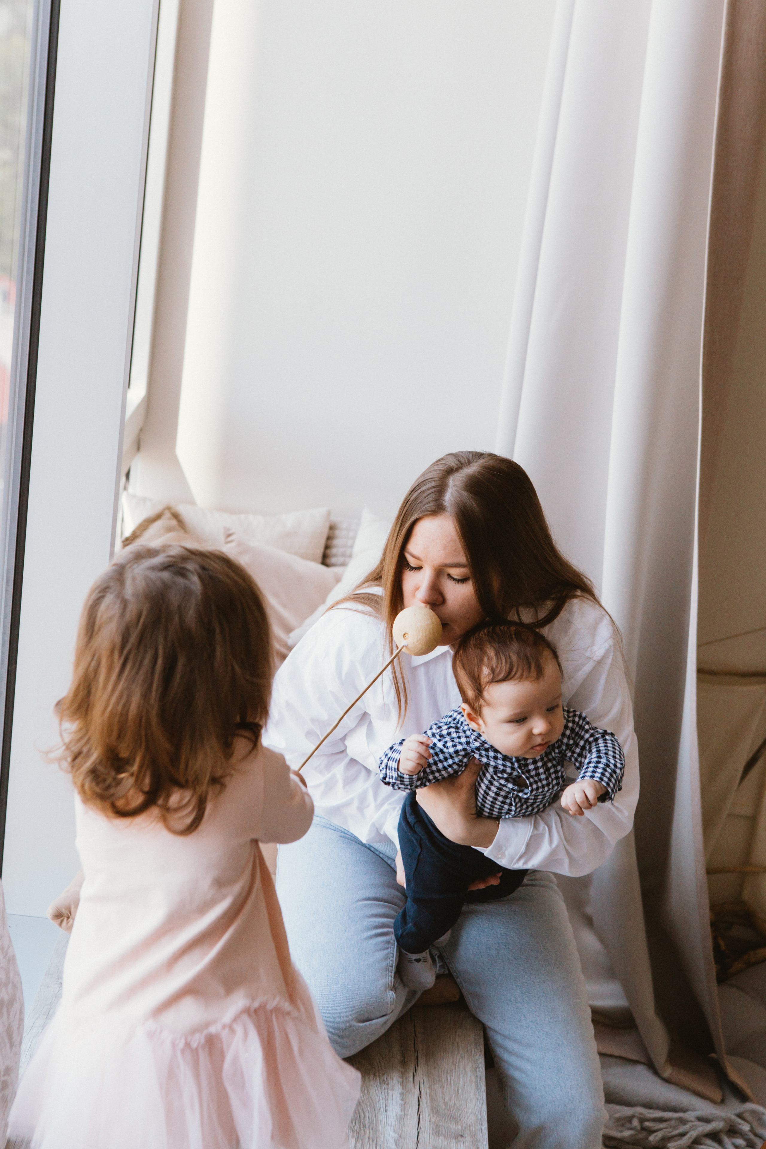 Лена, Карине и Арен. Семейная фотосессия в студии. Семейный фотограф в Калининграде Анастасия Юрина