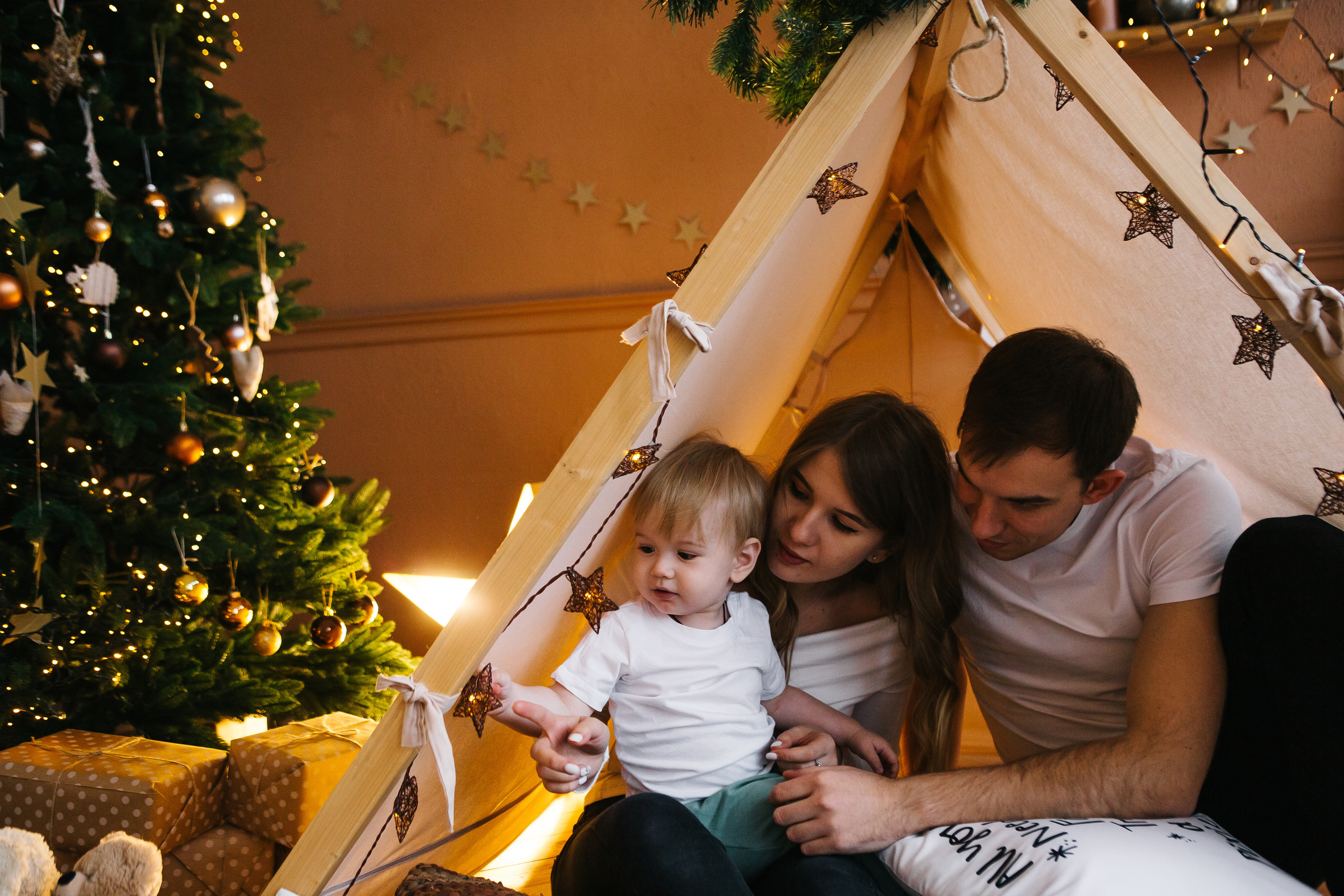 Женя, Милена и Артемий. Новогодняя фотосессия в студии. Семейный фотограф в Калининграде Анастасия Юрина