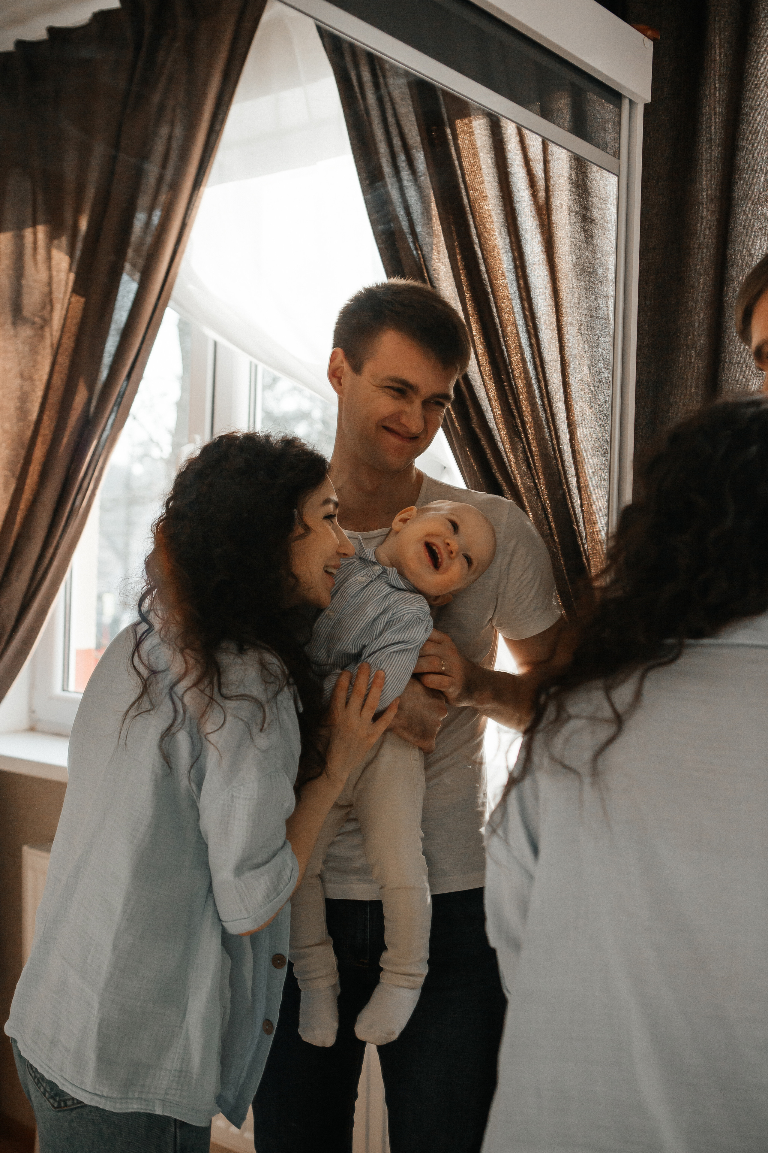 Максим, Ира и Миша. Домашняя фотосессия. Семейный фотограф в Калининграде Анастасия Юрина