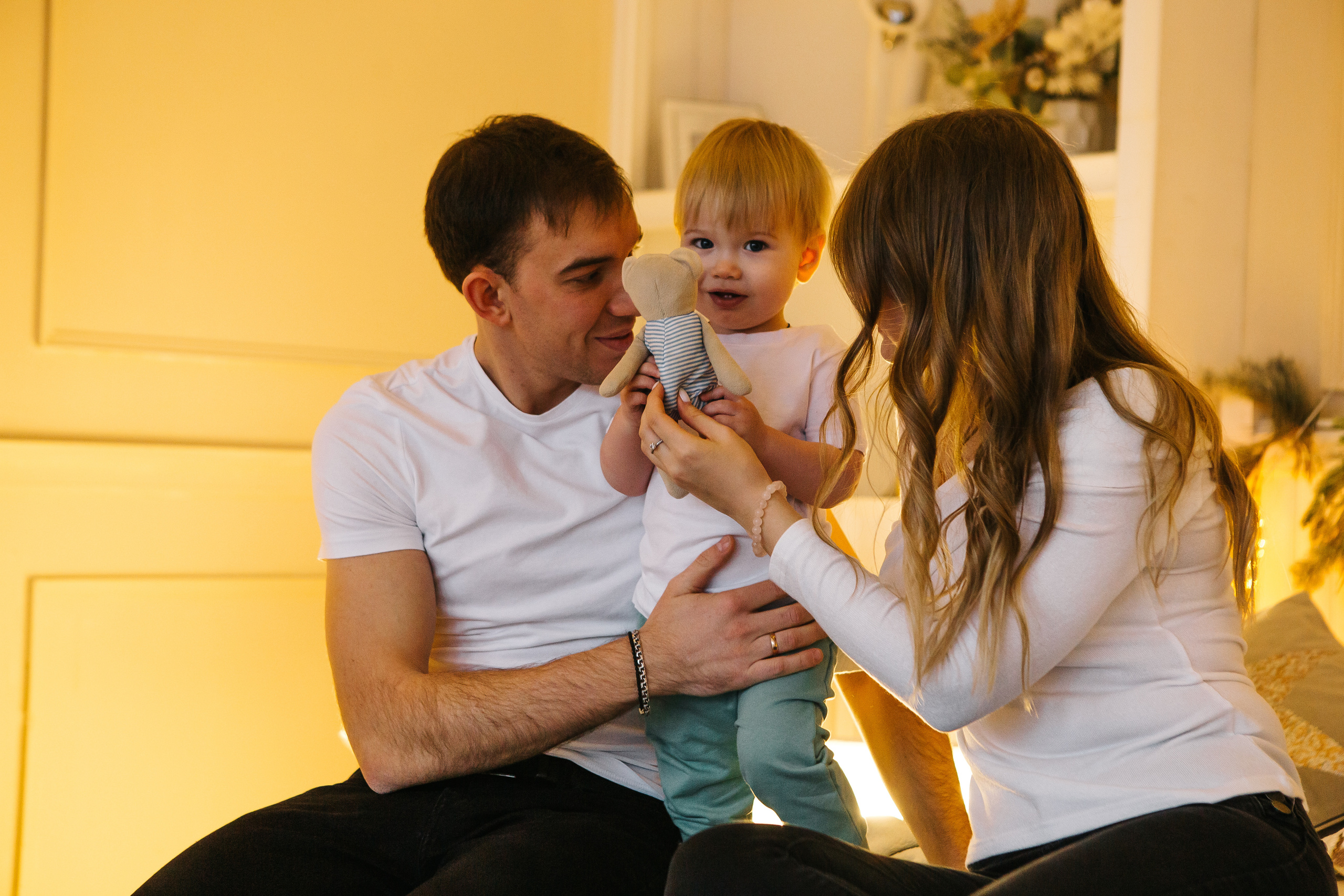 Женя, Милена и Артемий. Новогодняя фотосессия в студии. Семейный фотограф в Калининграде Анастасия Юрина