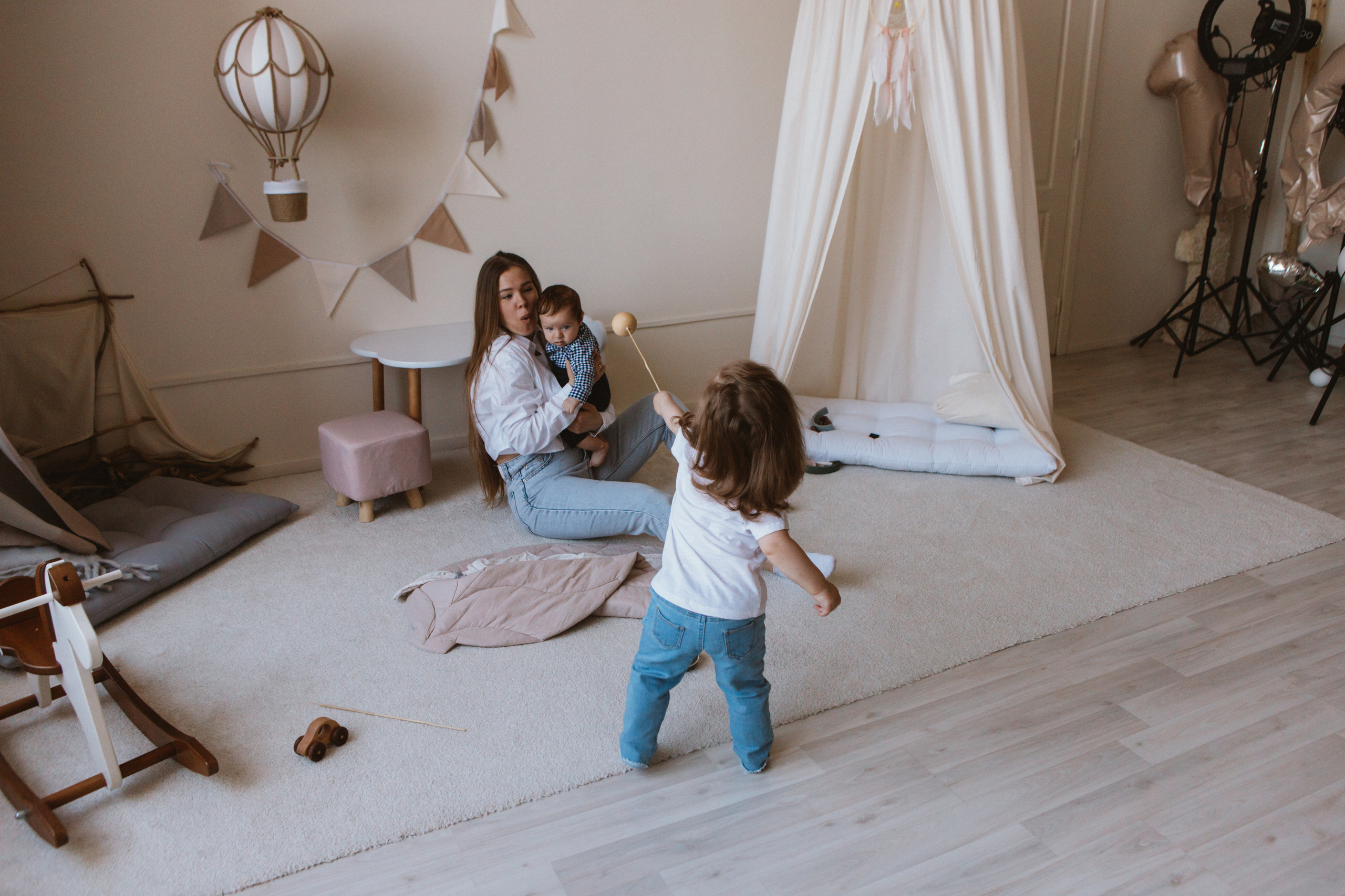 Лена, Карине и Арен. Семейная фотосессия в студии. Семейный фотограф в Калининграде Анастасия Юрина