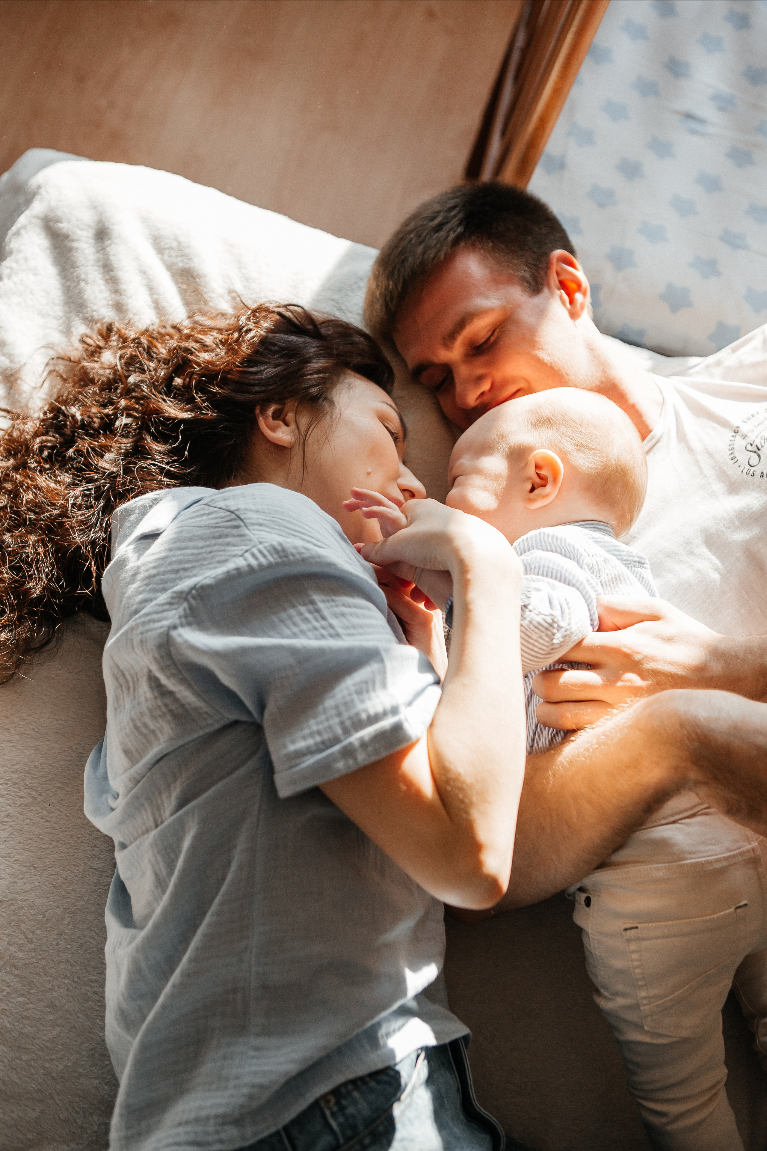 Максим, Ира и Миша. Домашняя фотосессия. Семейный фотограф в Калининграде Анастасия Юрина