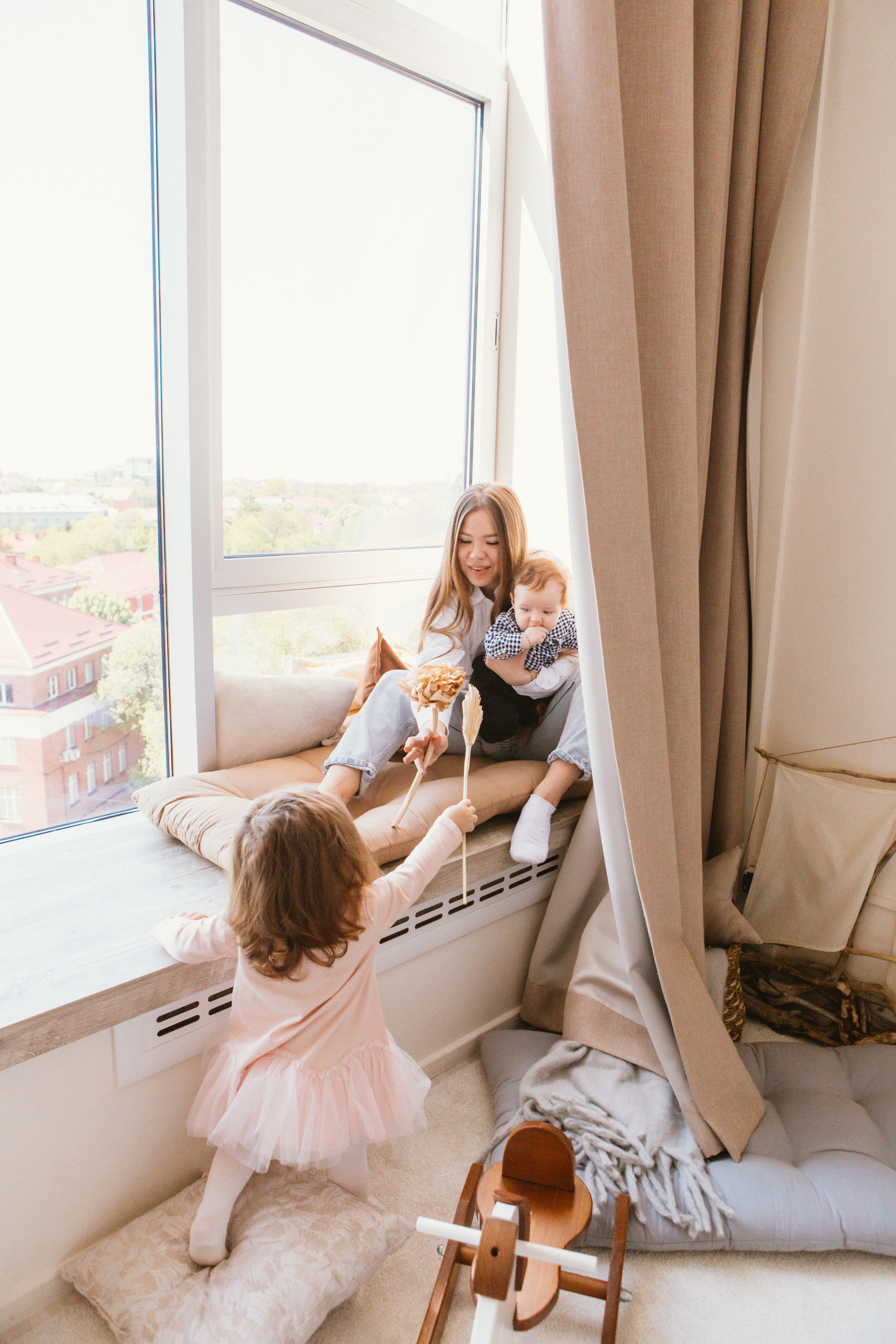 Лена, Карине и Арен. Семейная фотосессия в студии. Семейный фотограф в Калининграде Анастасия Юрина