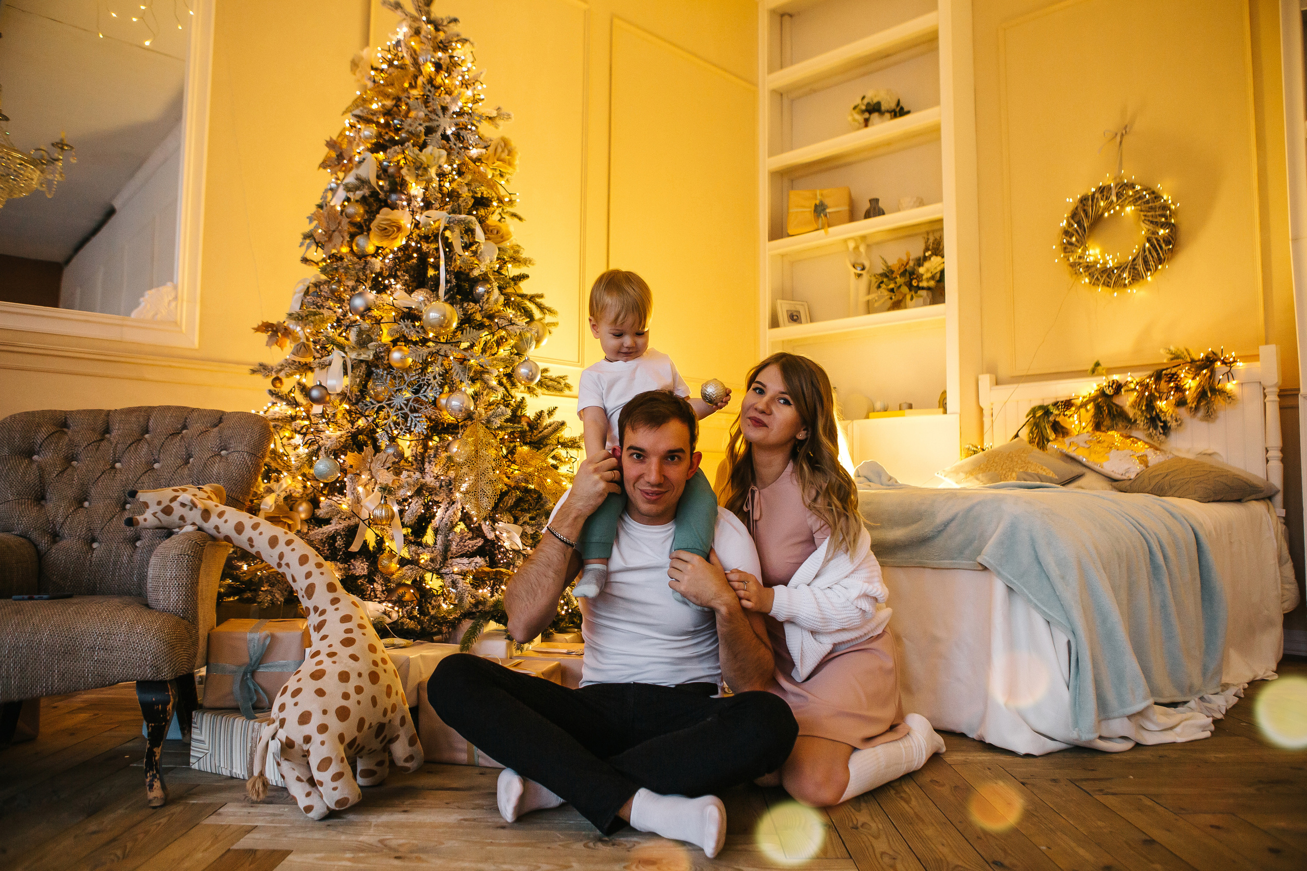 Женя, Милена и Артемий. Новогодняя фотосессия в студии. Семейный фотограф в Калининграде Анастасия Юрина