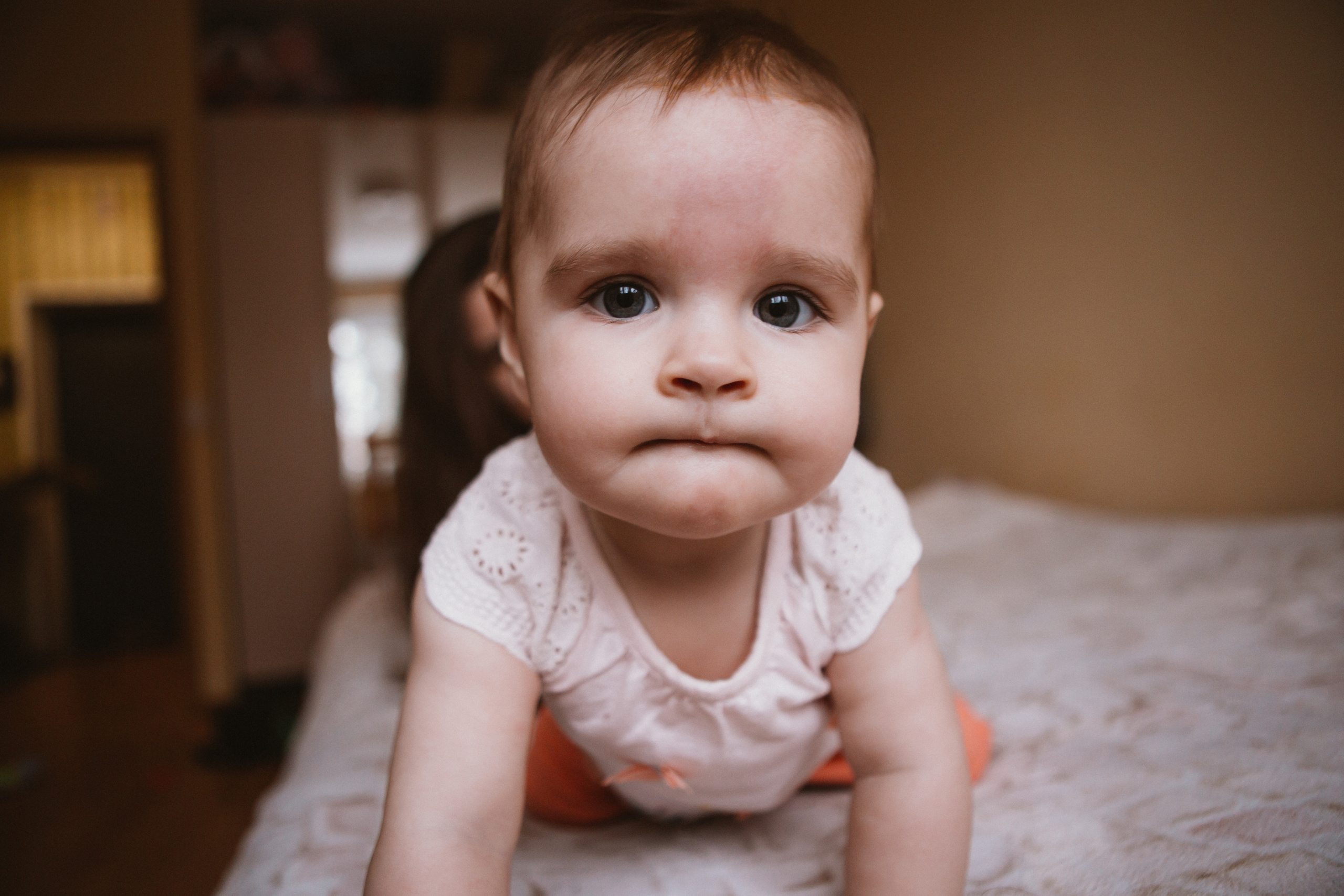 Настя и Ульяна. Домашняя фотосессия мамы и дочки. Семейный фотограф в Калининграде Анастасия Юрина