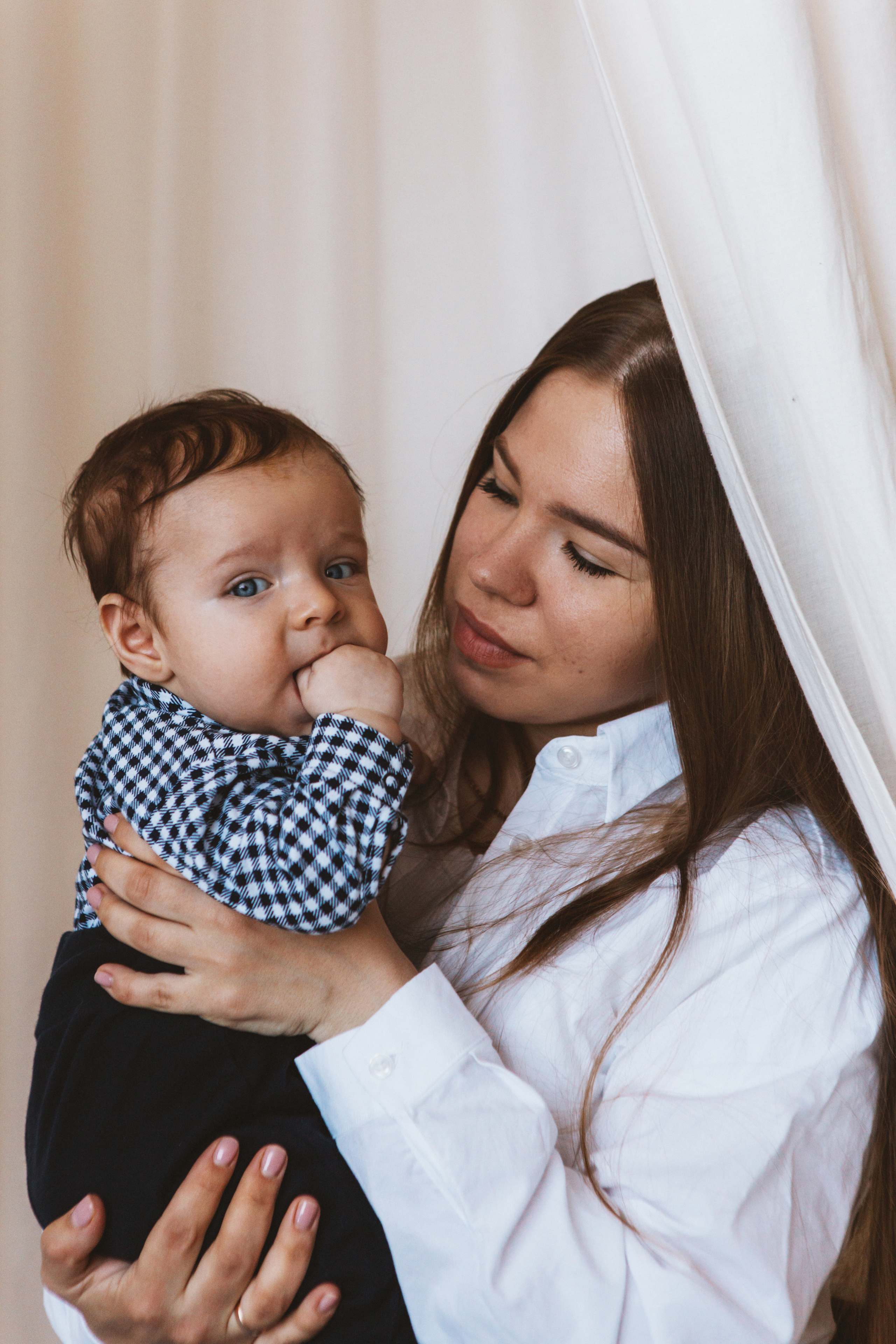 Лена, Карине и Арен. Семейная фотосессия в студии. Семейный фотограф в Калининграде Анастасия Юрина