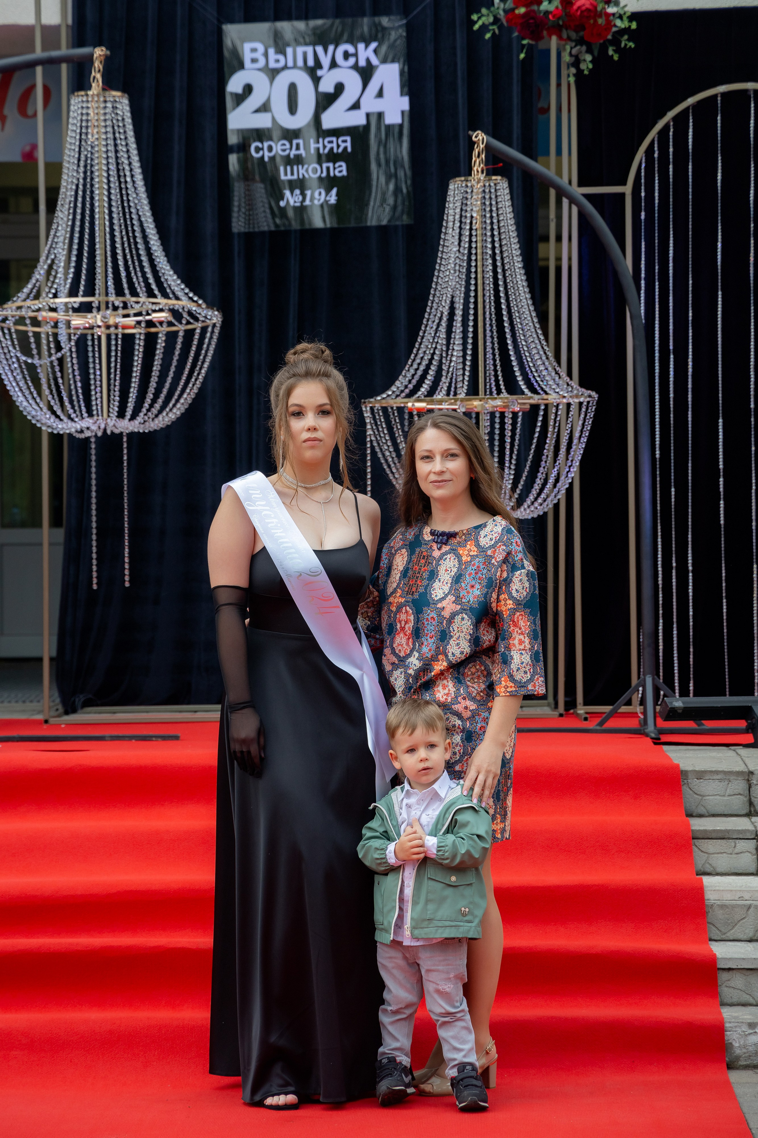 Школьный выпускной 2024 год в Соколе (Минск). Свадебный фотограф в Минске/Беларуси Сергей Спиридонов