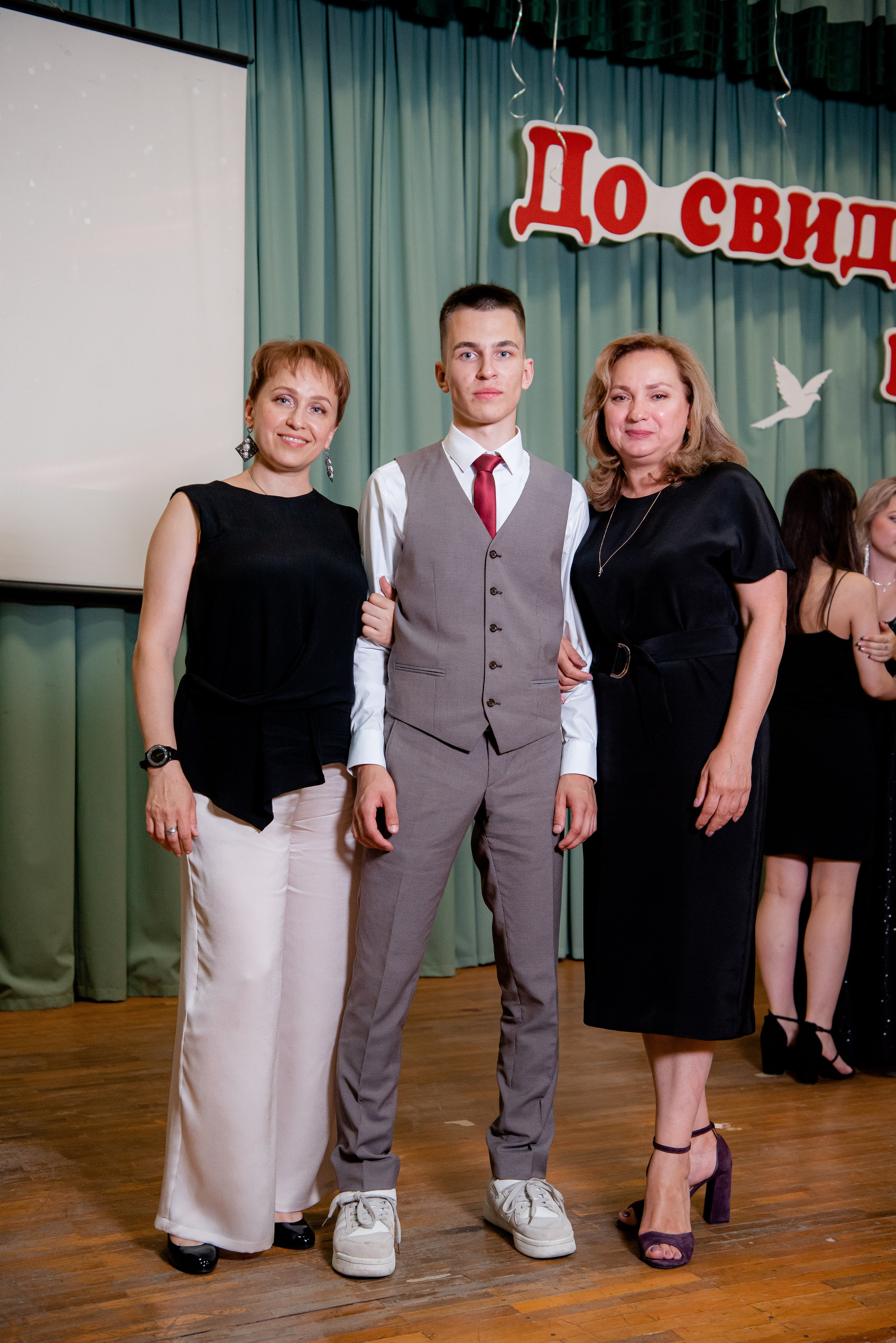 140 Школа. Вручение и Банкет. Сити Холл. Фотограф в Волгограде и Волжском Александр Горбань