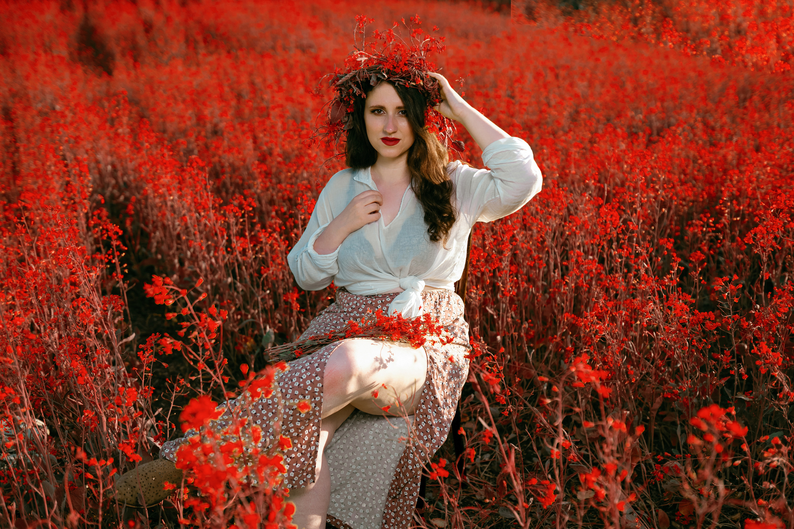 Фотосессия двух подруг в поле. Фотограф Ким Наталья в Красноярске