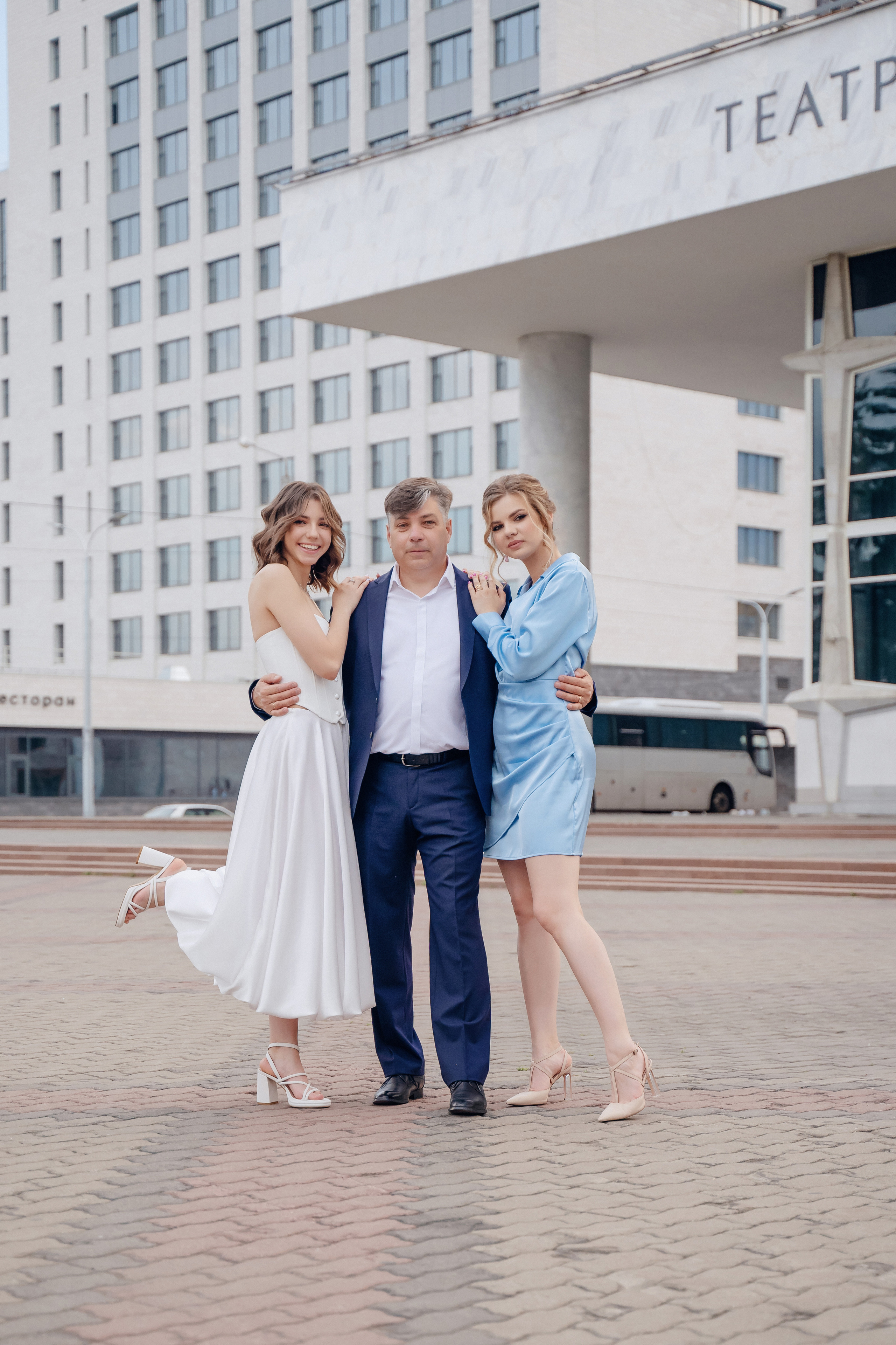 Фотопрогулка для выпускников. Фотограф Ким Наталья в Красноярске