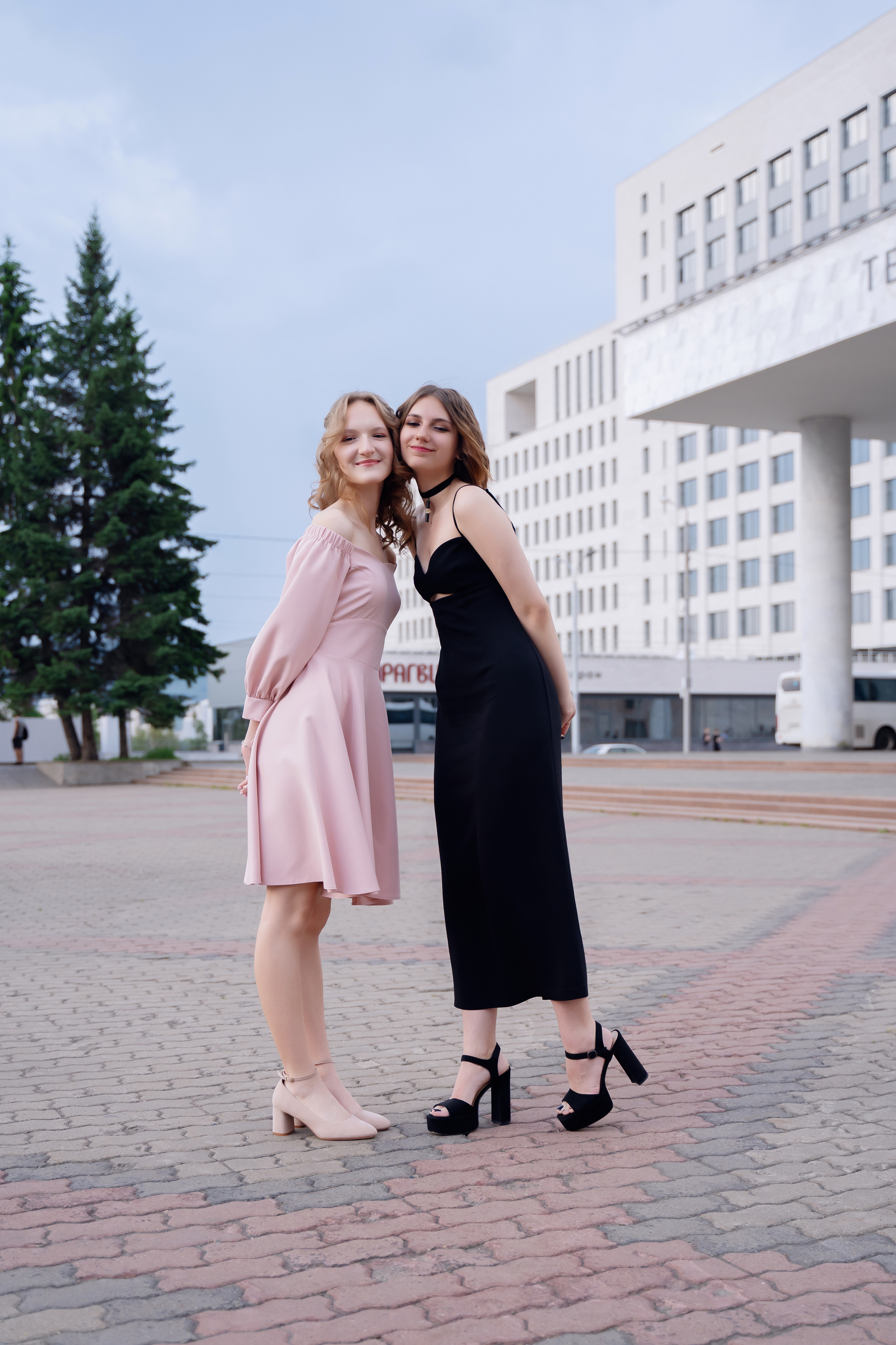 Фотопрогулка для выпускников. Фотограф Ким Наталья в Красноярске