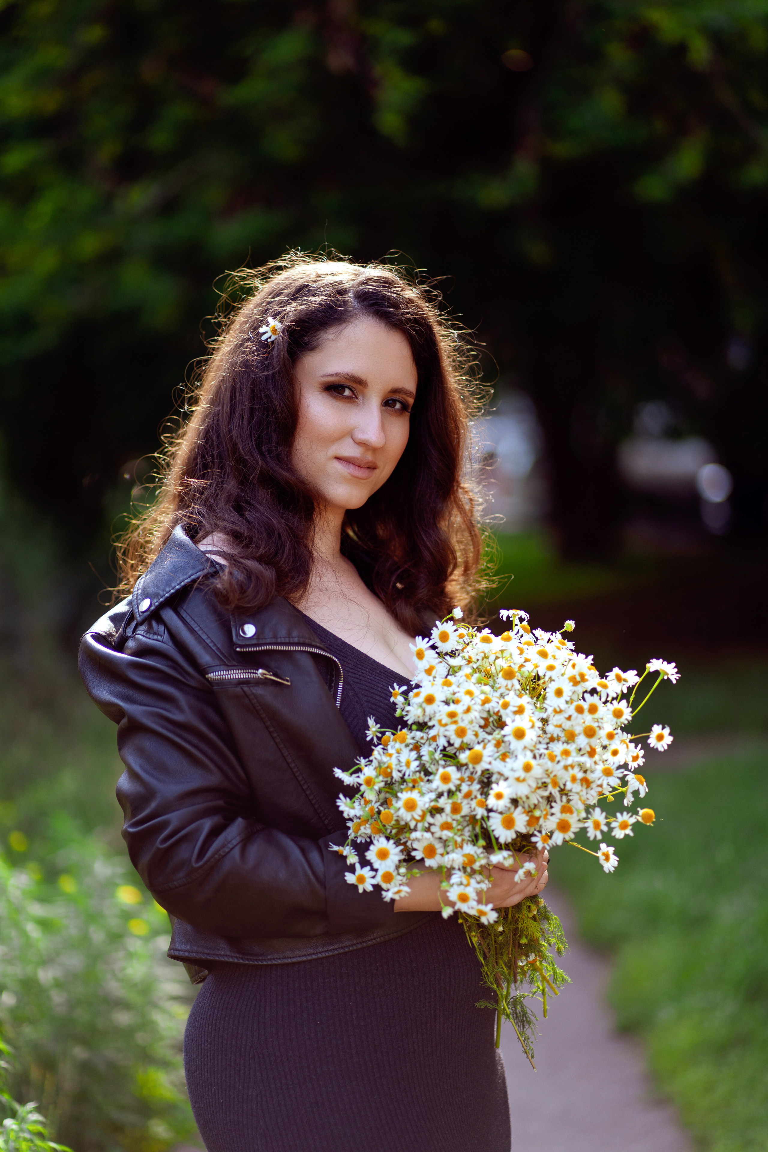 Фотосессия двух подруг в поле. Фотограф Ким Наталья в Красноярске