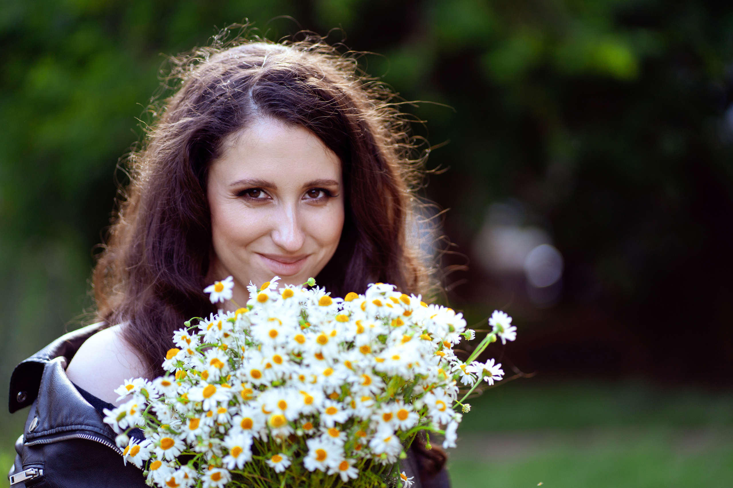 Фотосессия двух подруг в поле. Фотограф Ким Наталья в Красноярске