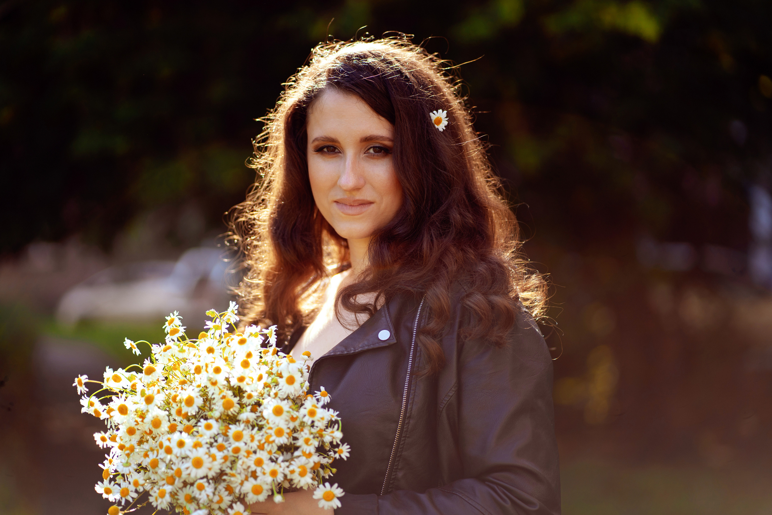 Фотосессия двух подруг в поле. Фотограф Ким Наталья в Красноярске