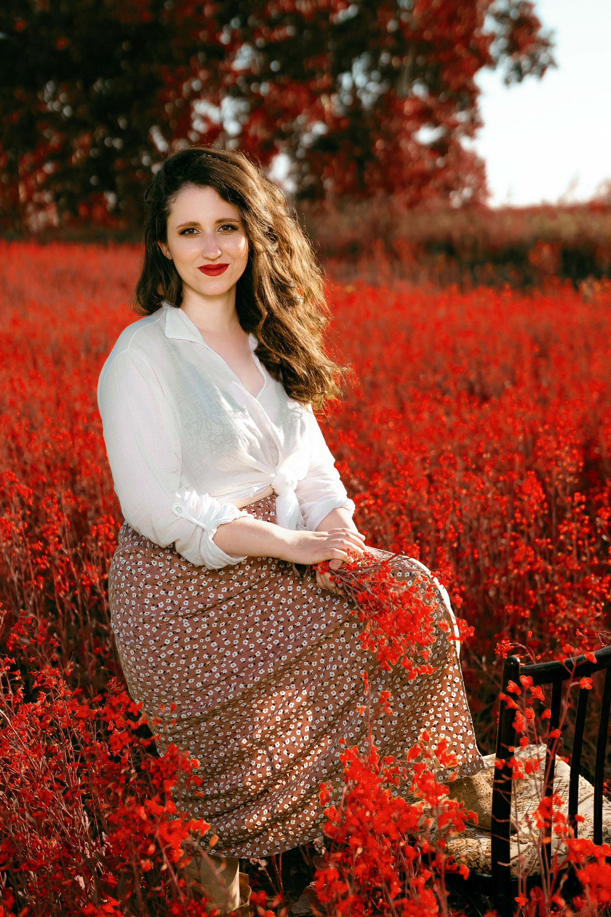 Фотосессия двух подруг в поле. Фотограф Ким Наталья в Красноярске