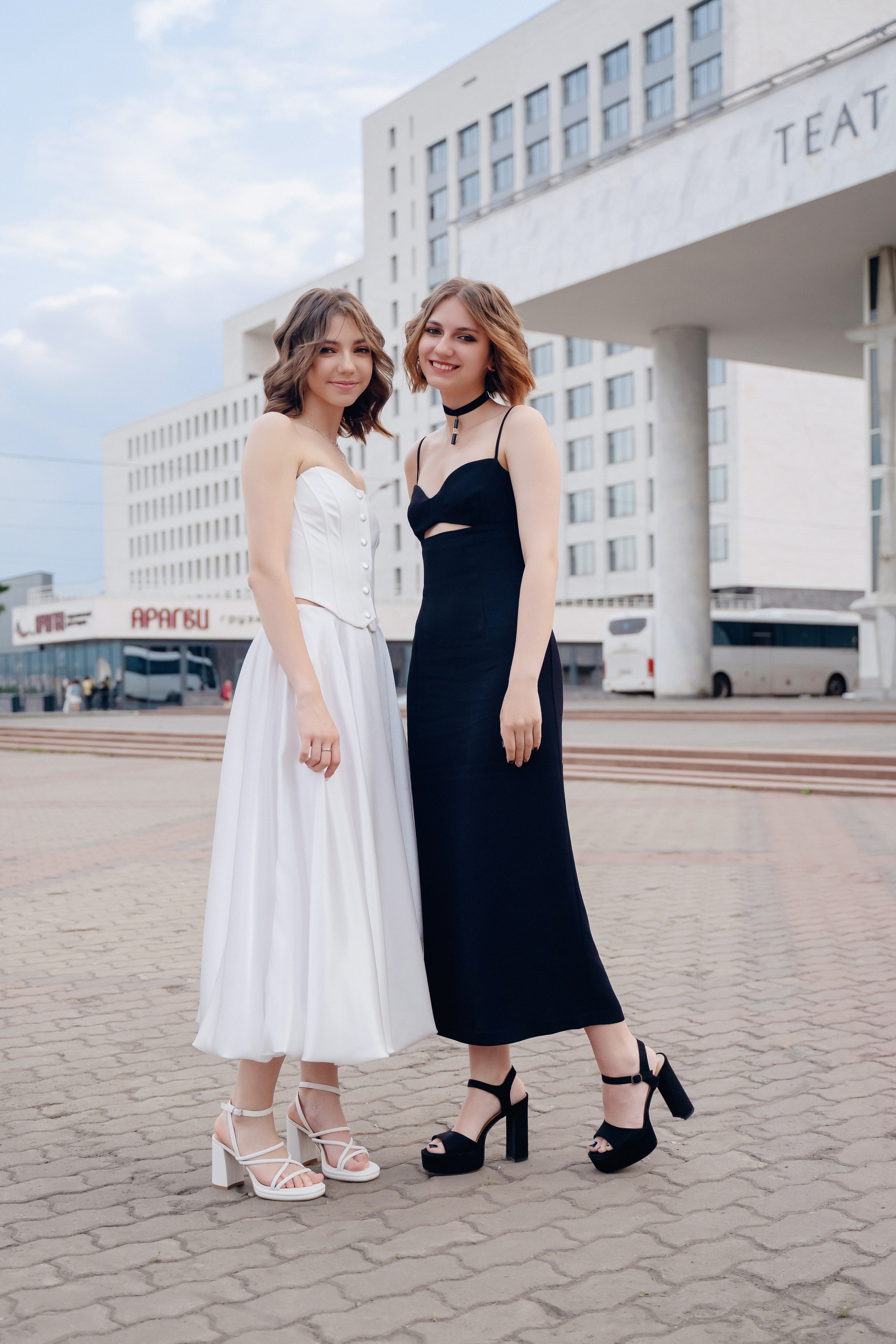 Фотопрогулка для выпускников. Фотограф Ким Наталья в Красноярске