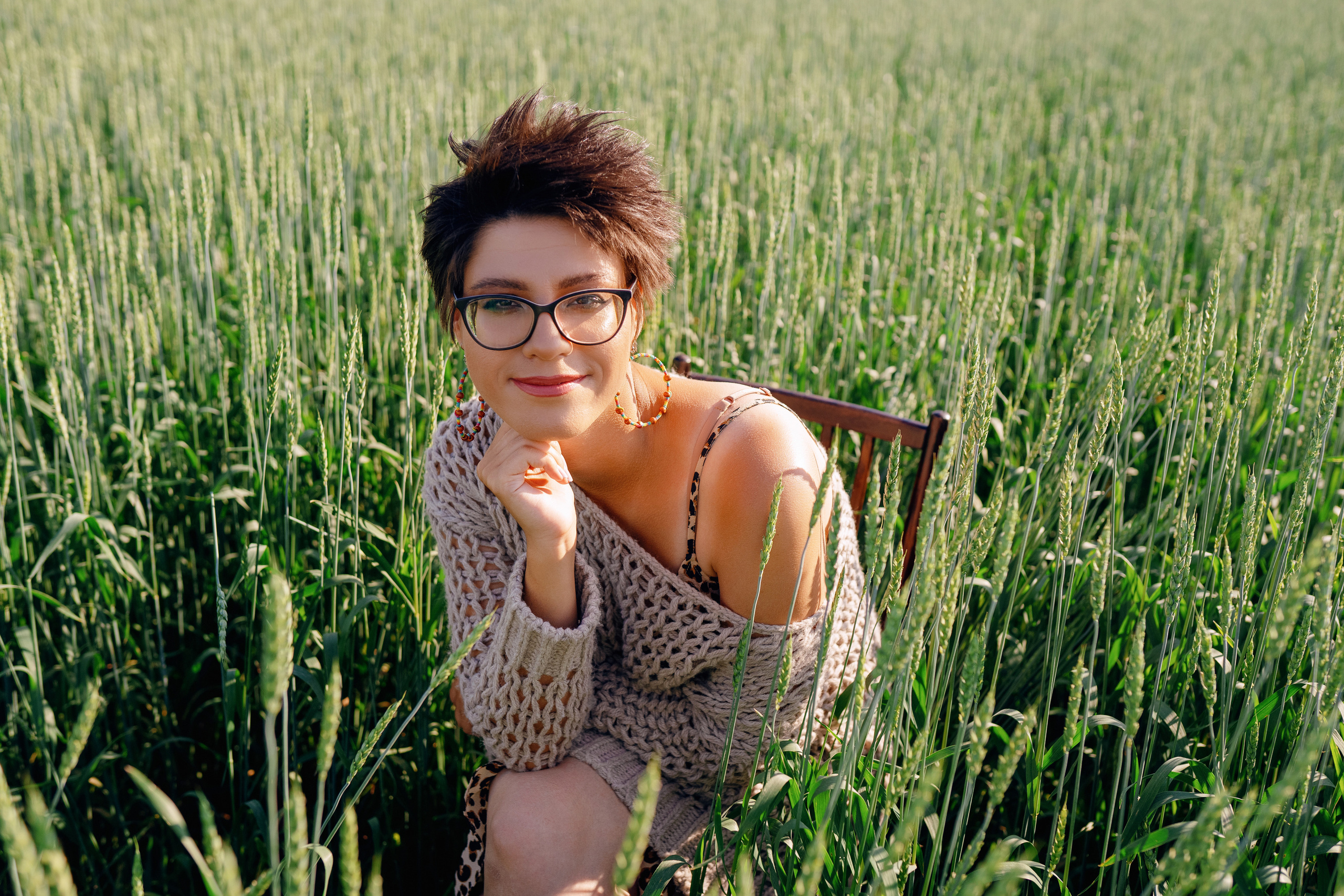 Фотосессия двух подруг в поле. Фотограф Ким Наталья в Красноярске