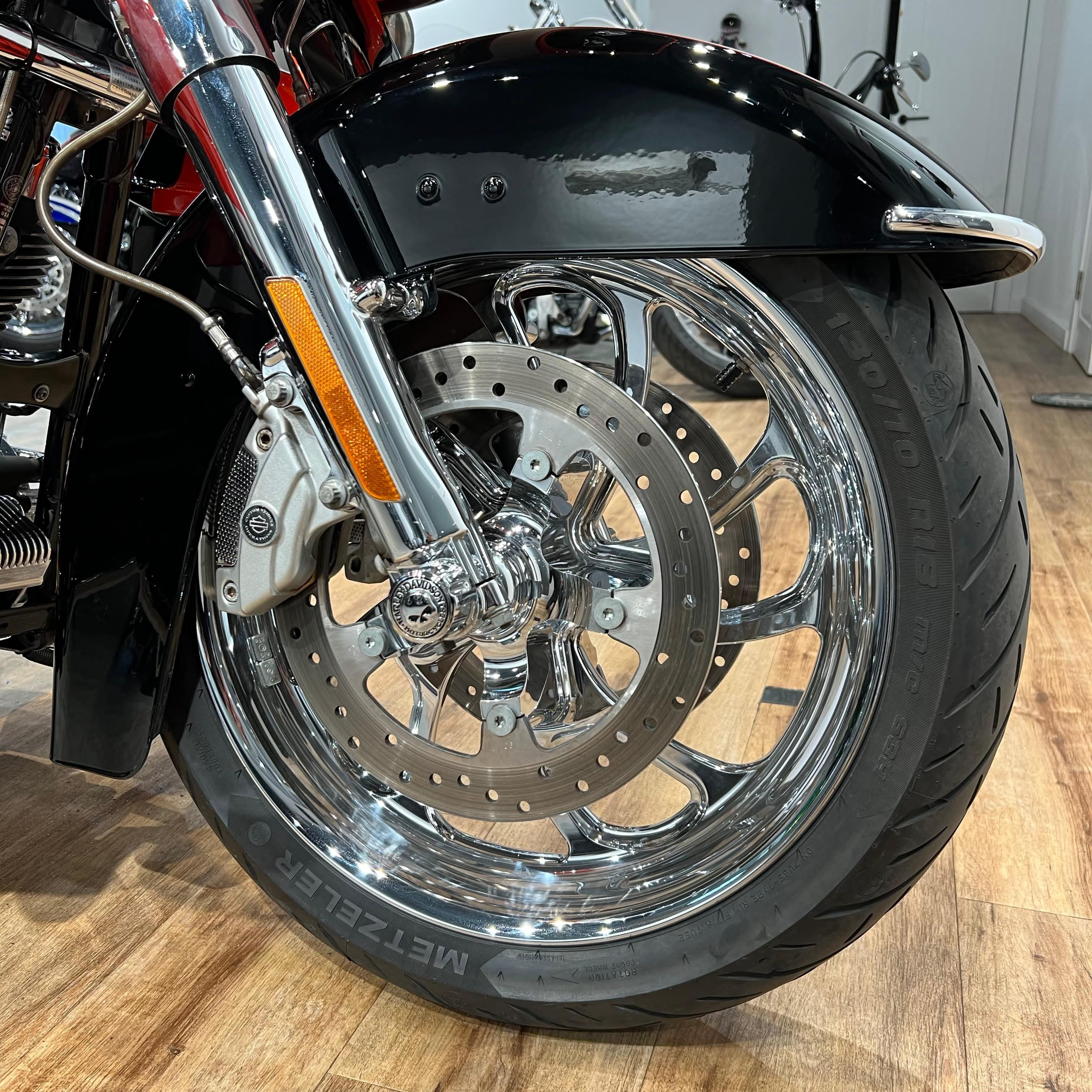 Harley Davidson CVO Road Glide (Electric Orange) (Touring) — купить мотоцикл. Hello Davidson, Москва. Только хорошие мотоциклы…