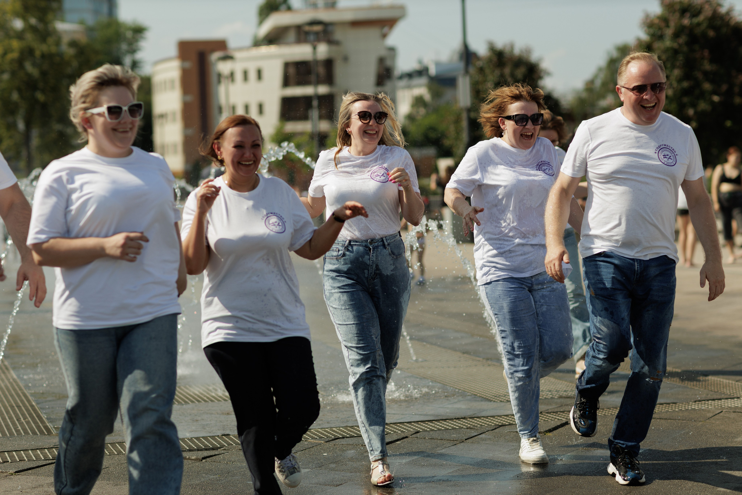 Репортажные фото съёмки клипа от родителей выпускникам. Свадебный фотограф в Воронеже Александр Работкин