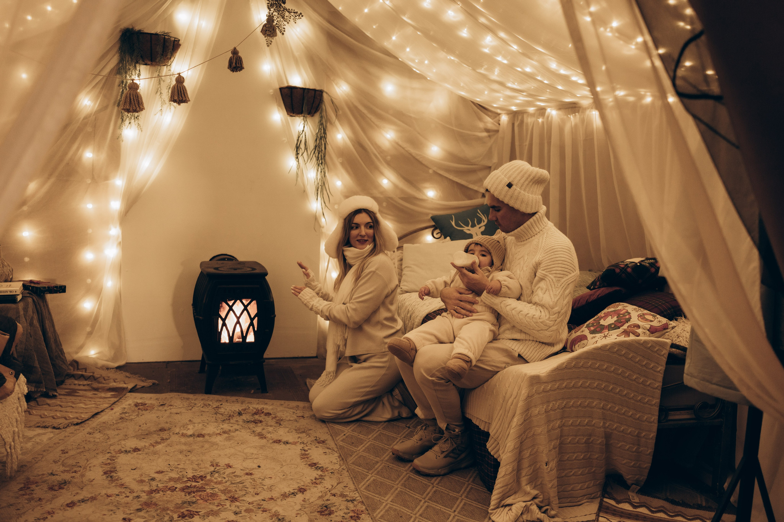 Семейная новогодняя фотосессия в Леона даче. Семейный и детский фотограф в Санкт-Петербурге Павлова Елена