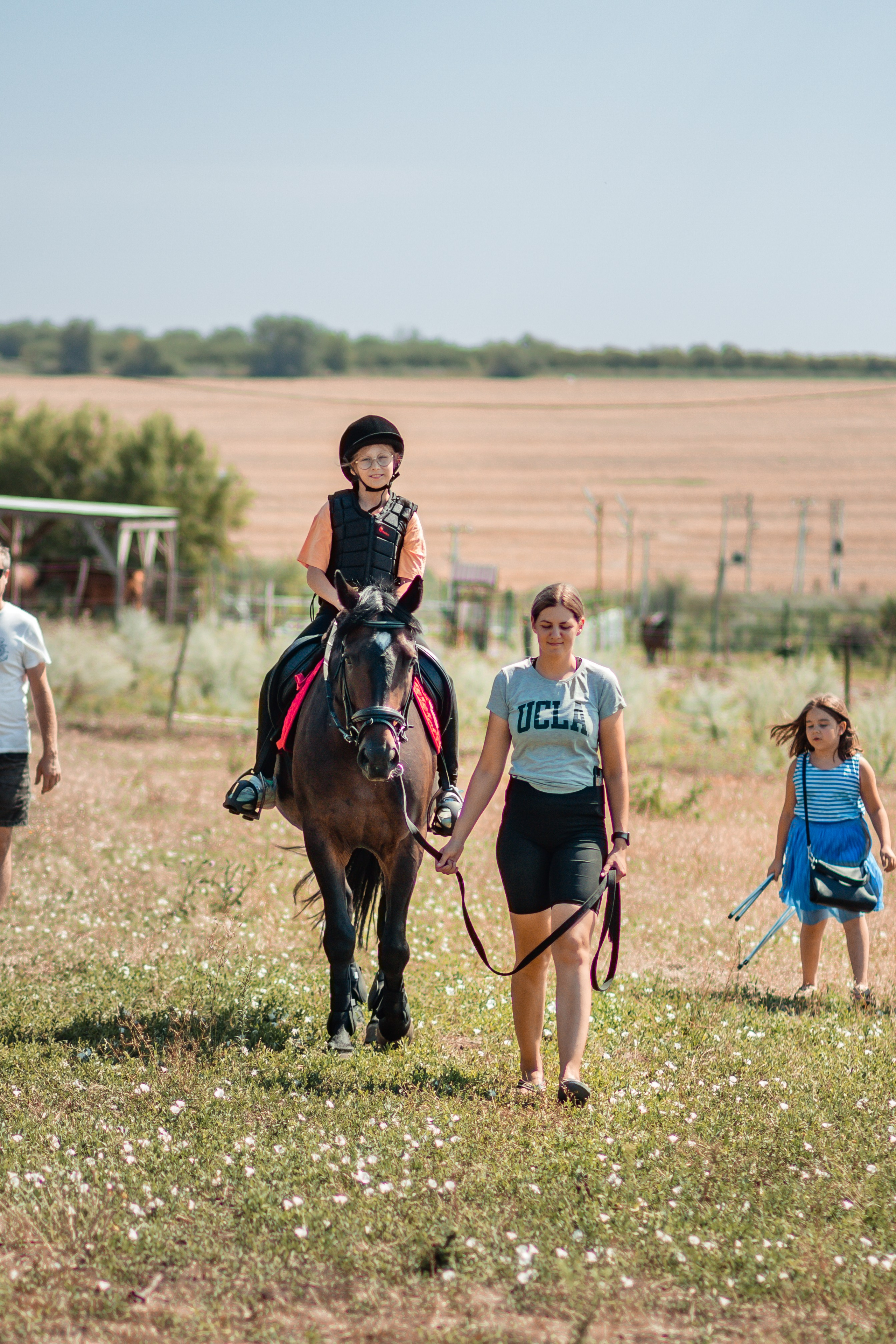 Выезды в поля на лошади