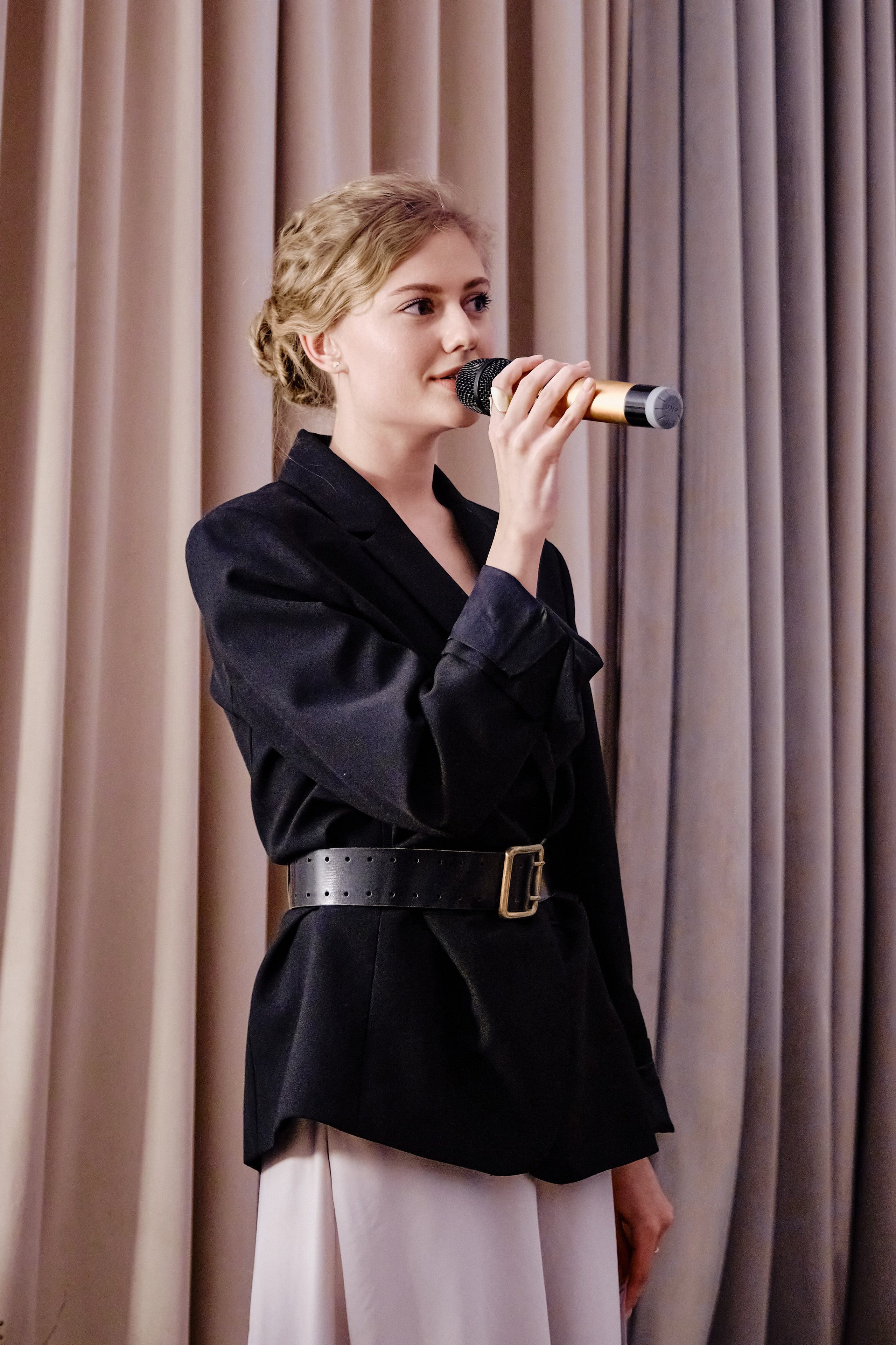 Поэтический квартирник. Репортажный фотограф Анастасия Ащепкова