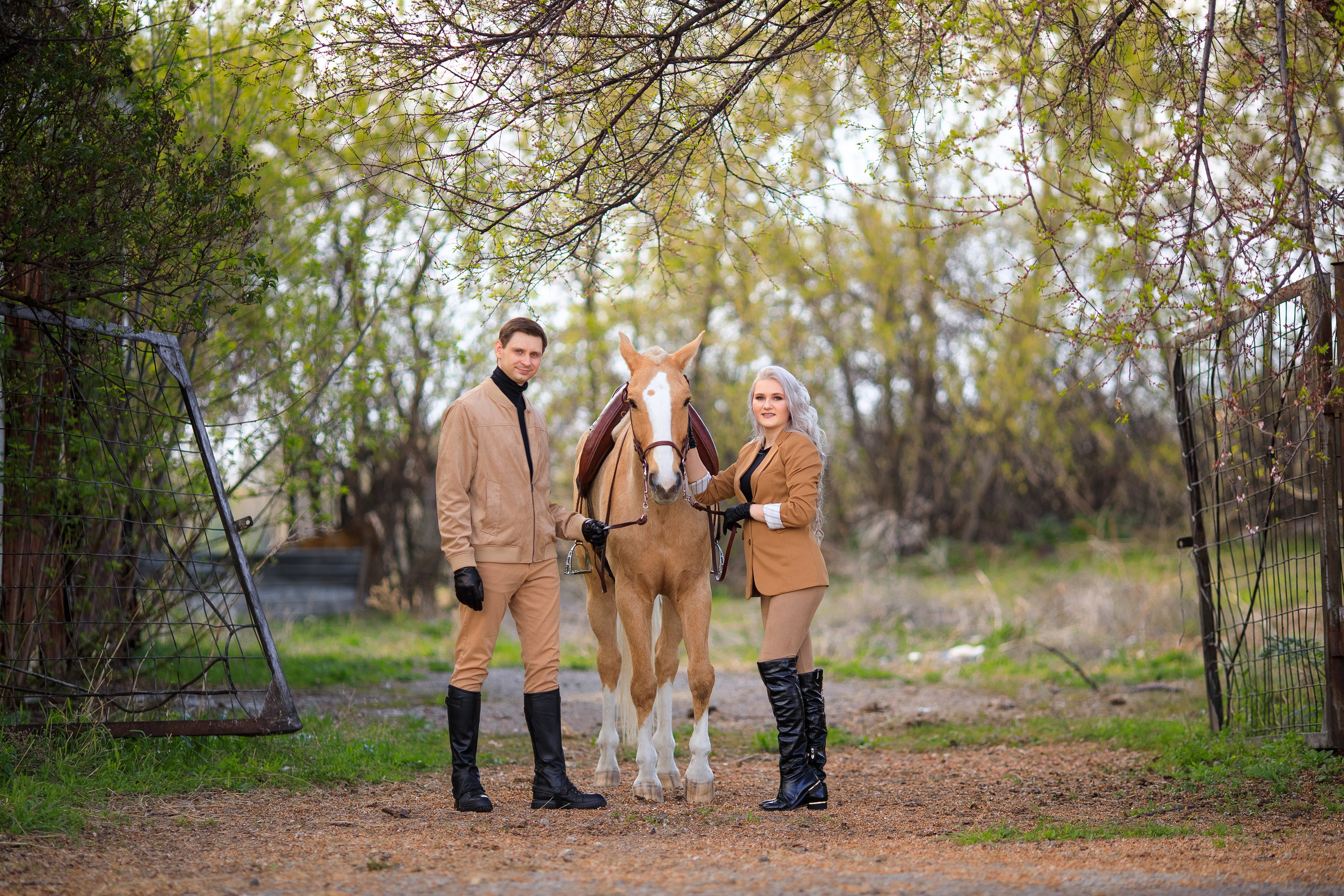 LoveStory с лошадью в Алматы. Свадебный и семейный фотограф в Алматы Алексей Балышев