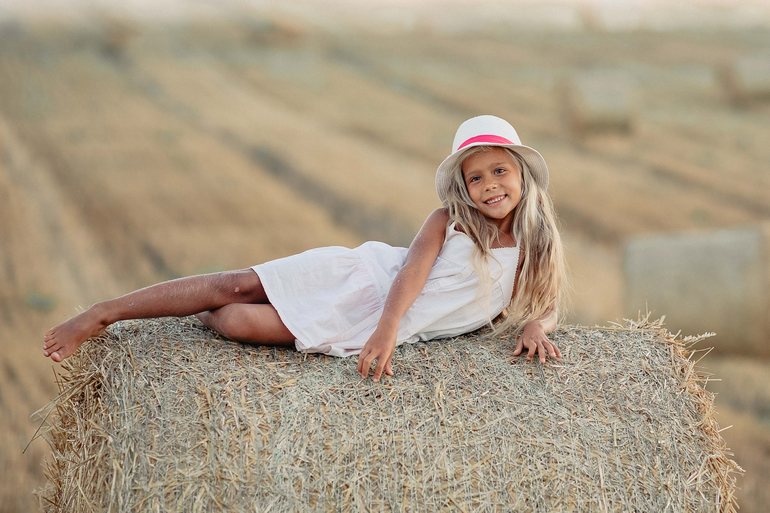 Ева с бабушкой. Лариса Богомолова. Фотограф. Видеограф. Болгария