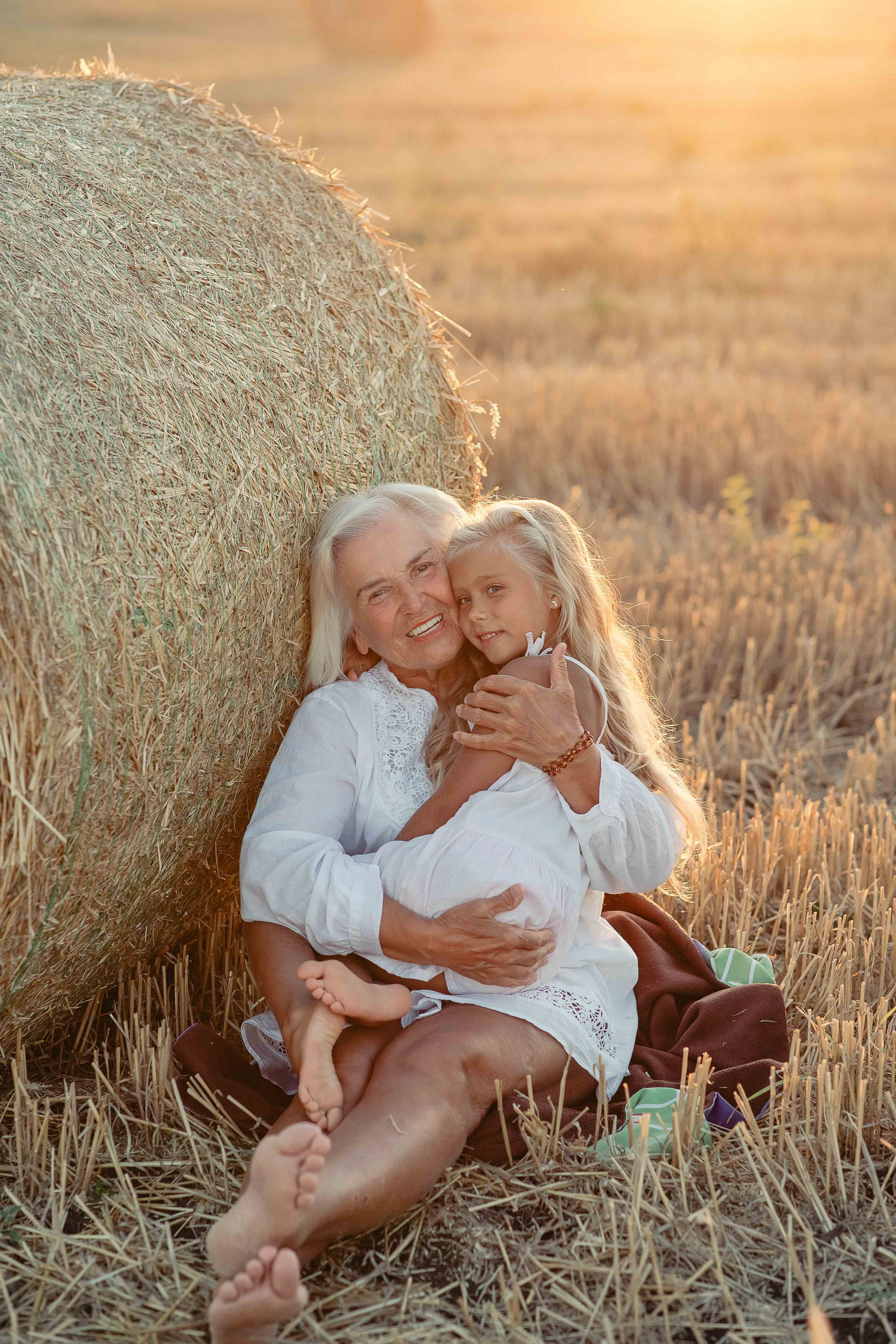 Ева с бабушкой. Лариса Богомолова. Фотограф. Видеограф. Болгария