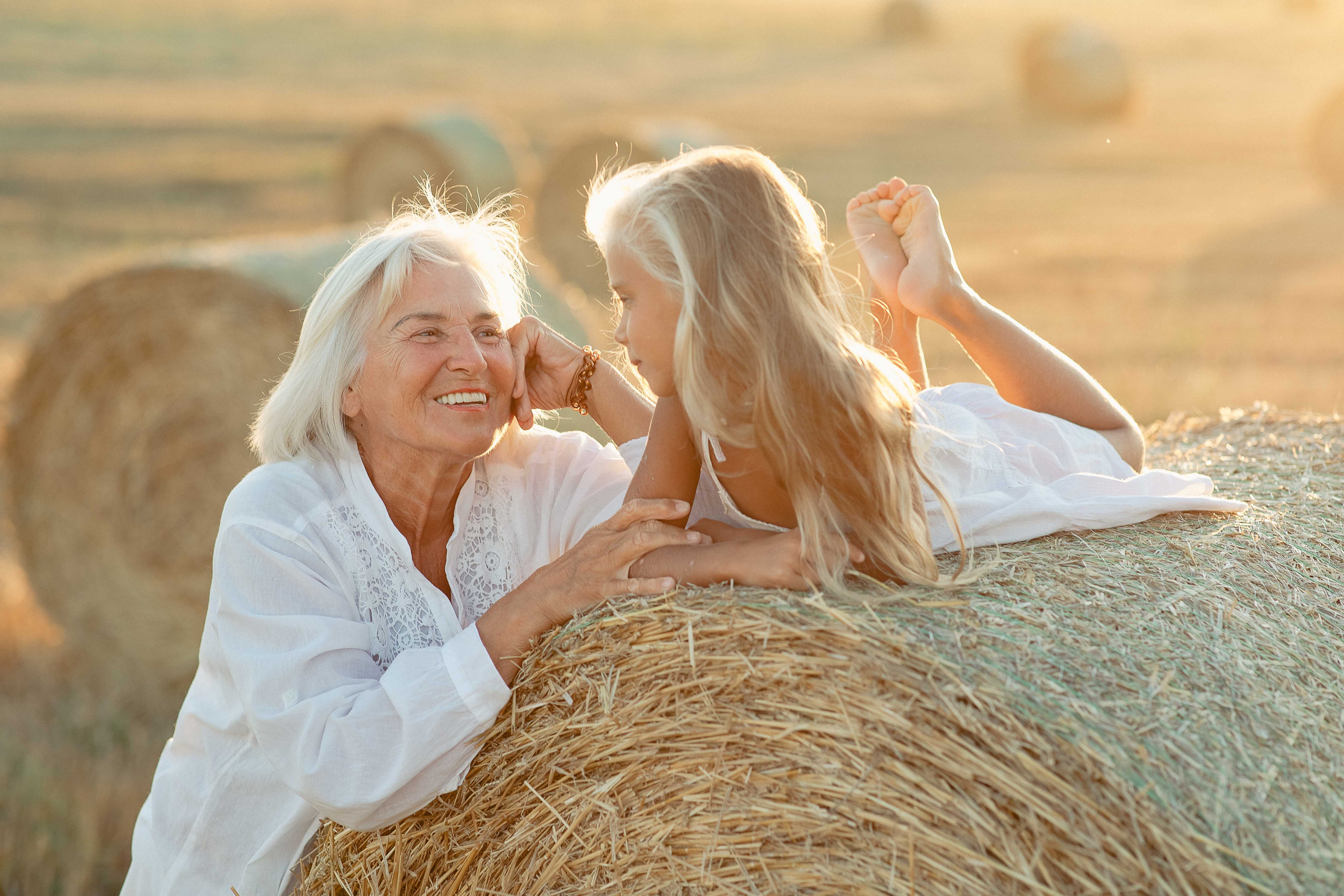 Ева с бабушкой. Лариса Богомолова. Фотограф. Видеограф. Болгария