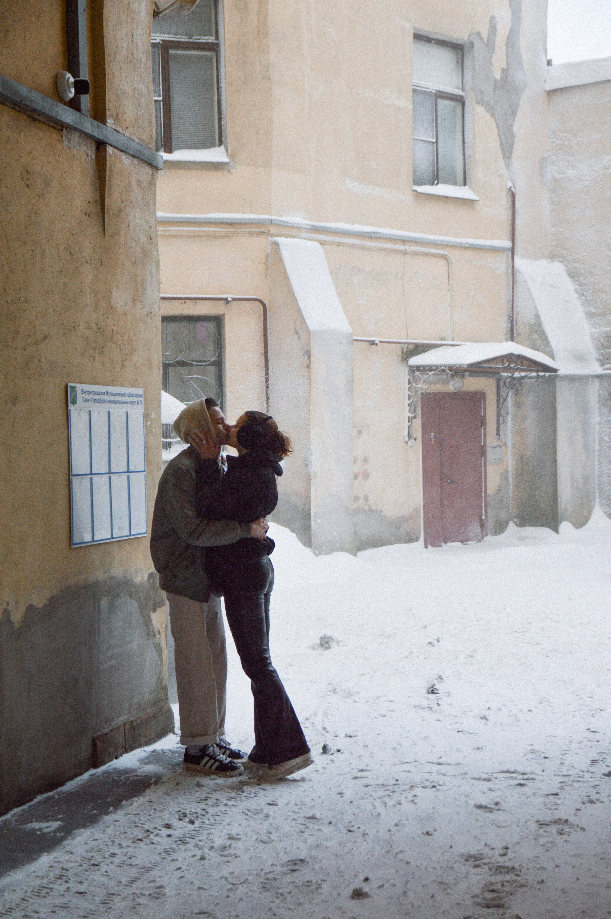 Под снегом. Питерский фотограф