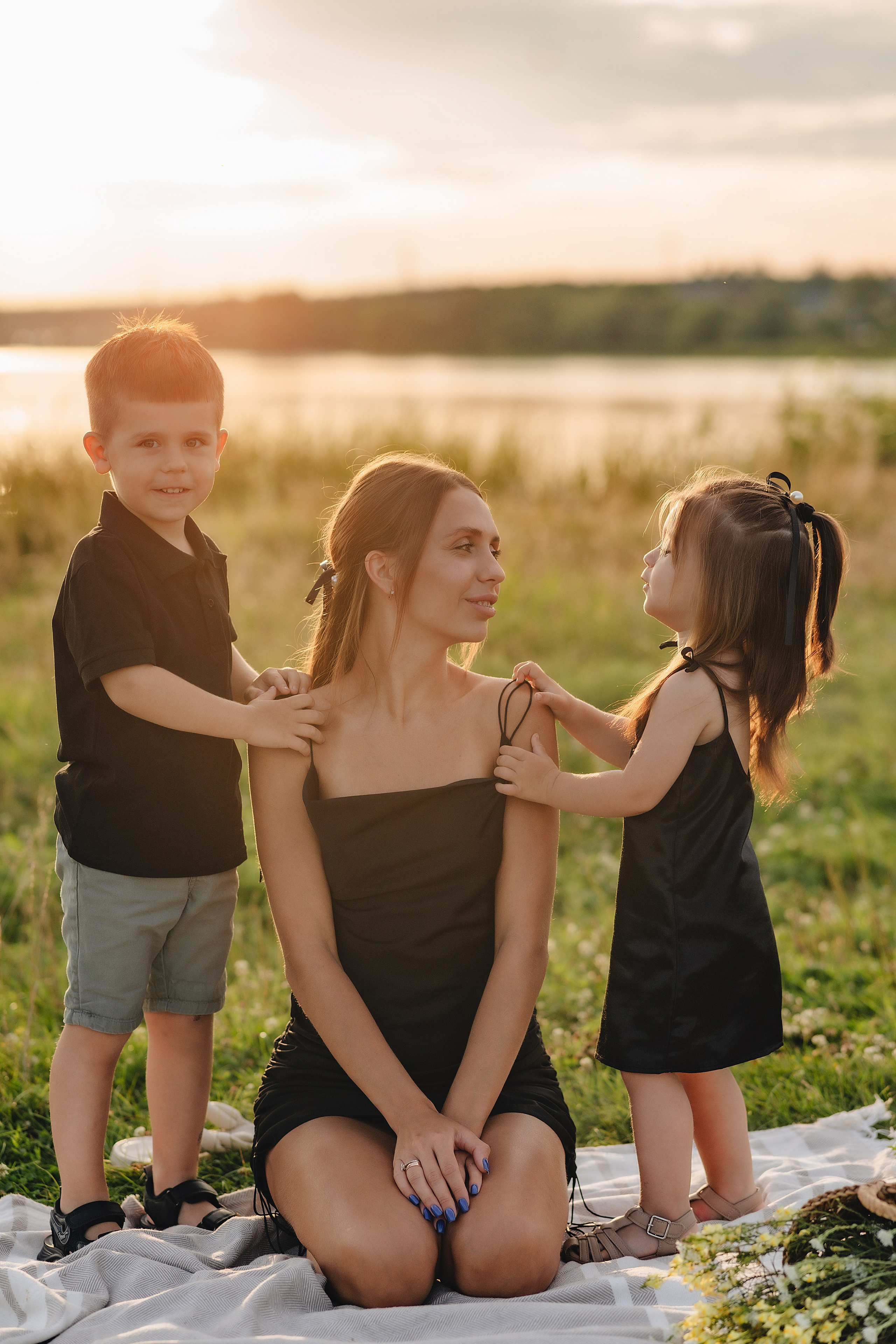 Юлия, Арина и Артём. Фотограф Карина Шмулёва. Воронеж и область