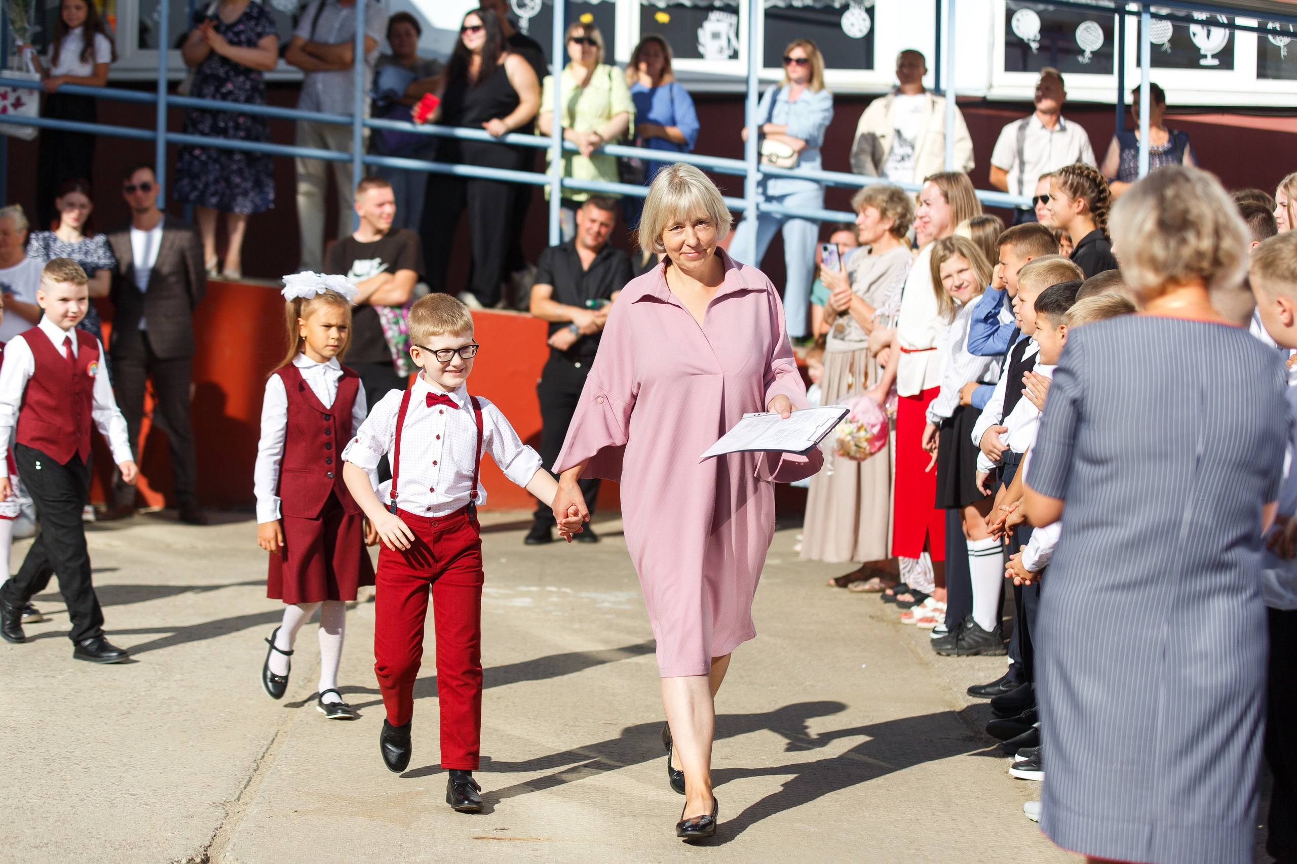 01 СЕНТЯБРЯ 2024 (МБОУ г. Мценска «Средняя школа № 9»). Профессиональный фотограф в Мценске и Орловской области