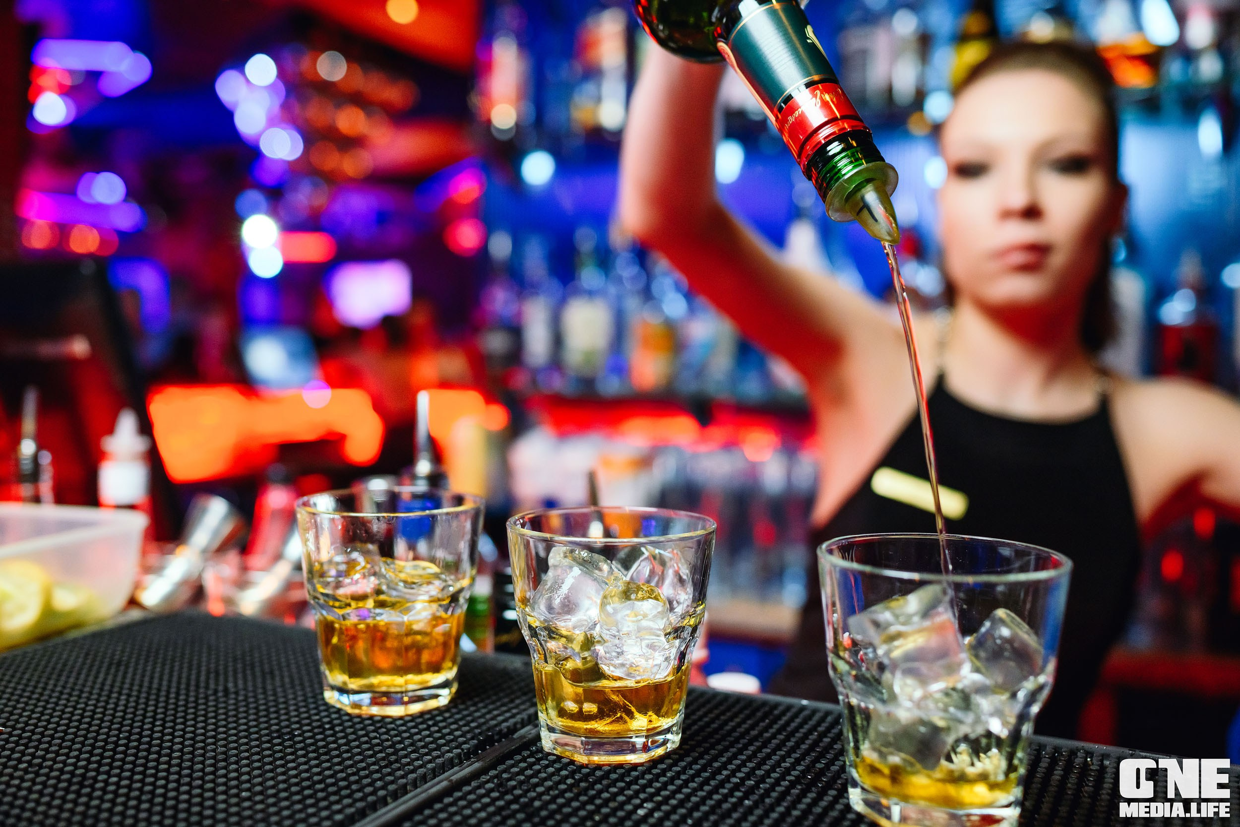 Фото с вечеринки в Планете. One Media Life: фоторепортажи, фотоотчеты с мероприятий и заведений