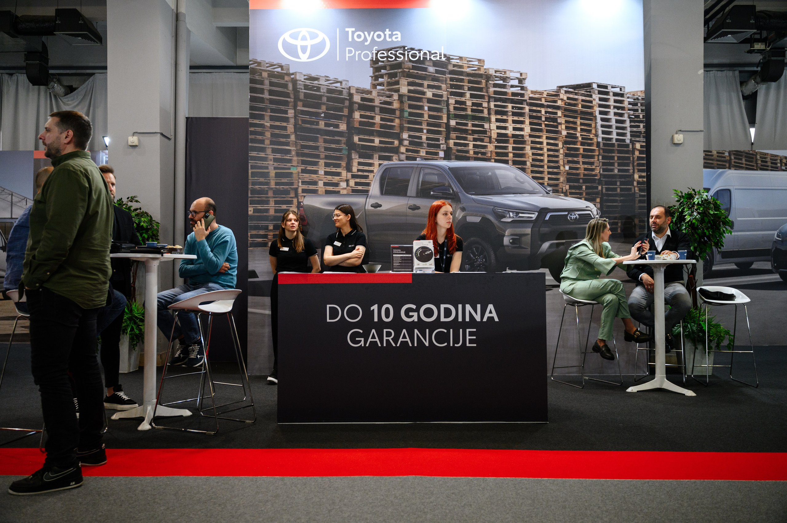 56-й Международный автосалон в Белграде. Елена Чеснокова спортивный фотограф во Владимире и Белграде