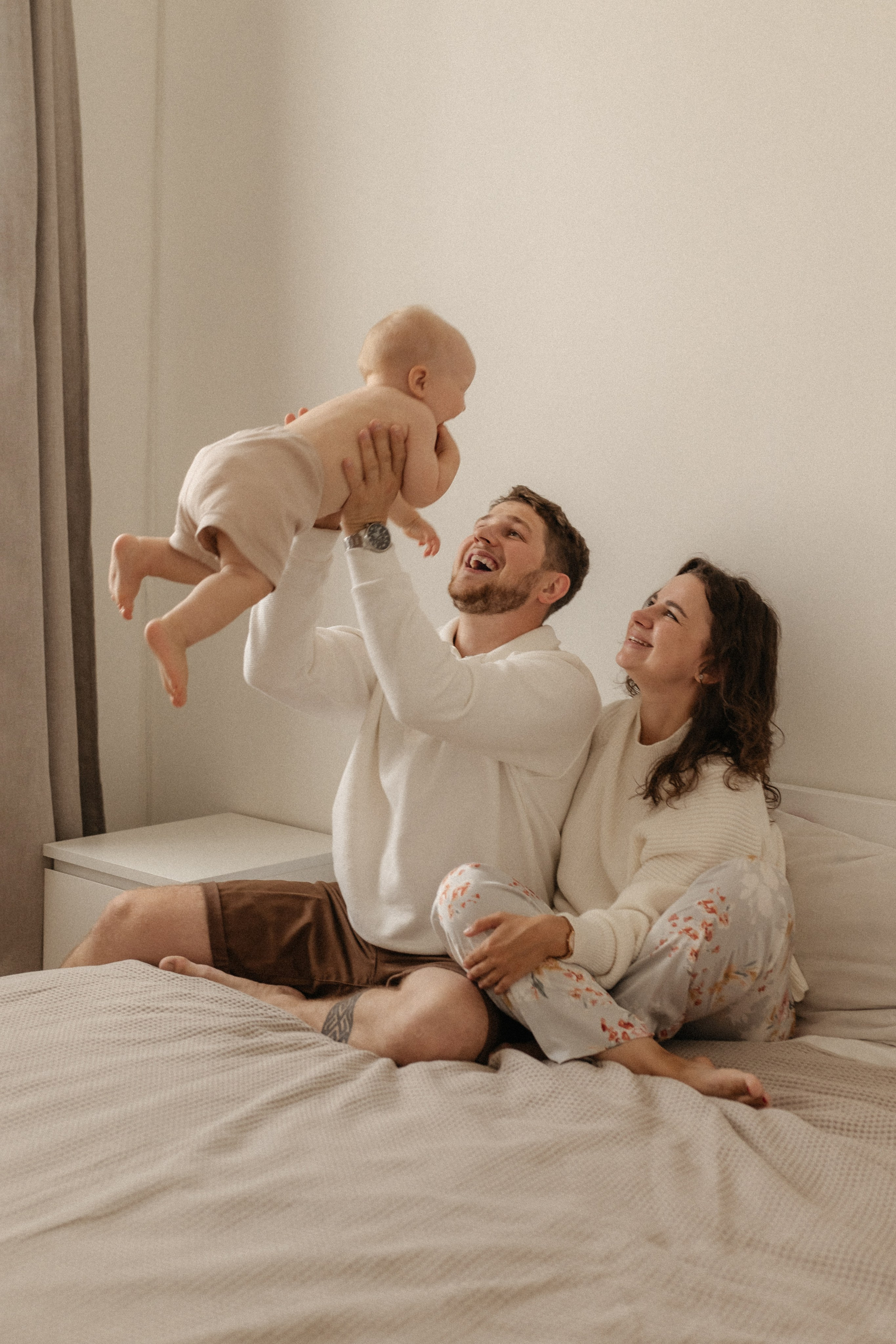 Семейная фотосессия дома с малышом. Семейный и портретный фотограф Нижний Новгород
