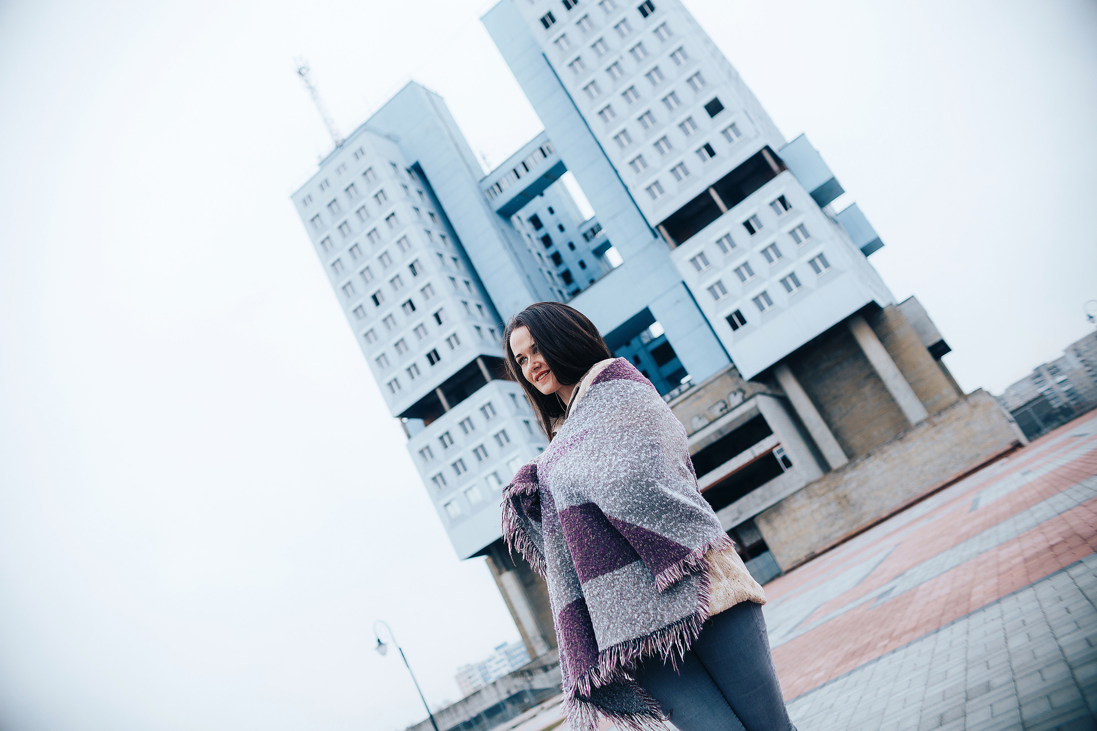 Фотосессия девушки в центре Калининграда | фотограф в Калининграде. Фотосъемка и видеосъемка в Калининграде Liveemotion.pro