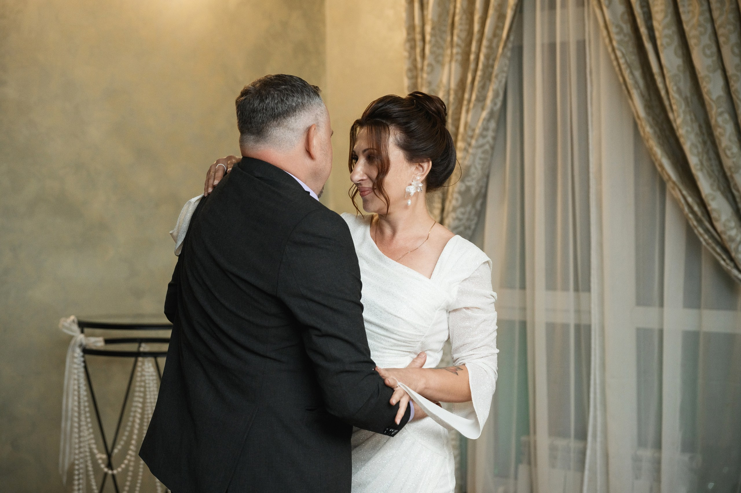 Фотосессия свадьбы в Петропавловске-Камчатском, Свадебная фотосессия в Петропавловске-Камчатском, Свадебная фотосессия в студии в Петропавловске-Камчатском, Красивые свадебные фотосессии в Петропавловске-Камчатском, Свадебная фотосессия цена в Петропавловске-Камчатском